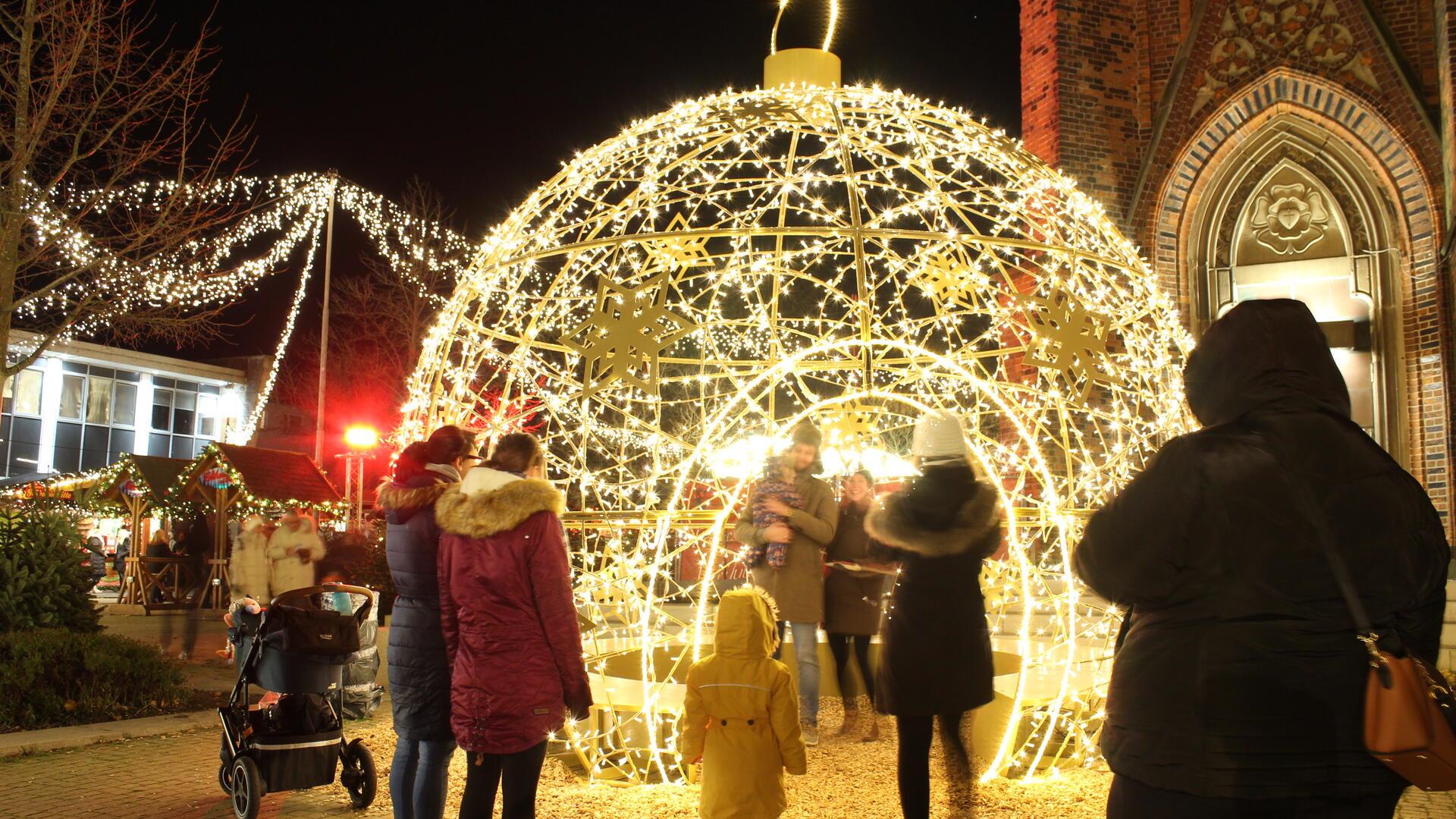 Der Bremerhavener Weihnachtsmarkt liefert mit seinen Lichtobjekten tolle Fotomotive.
