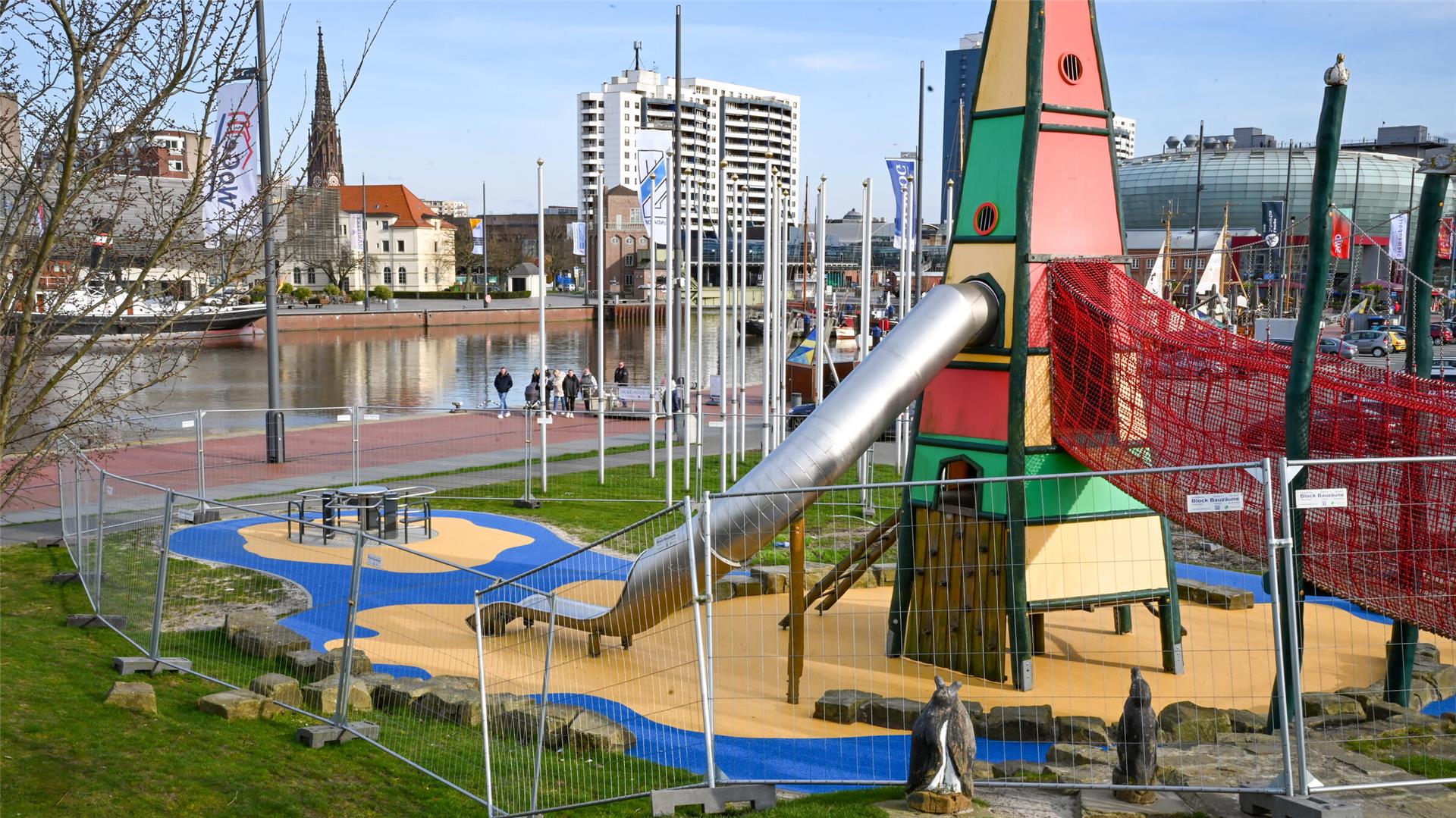 Der Spielplatz vor dem Zoo ist noch gesperrt. Doch es gibt gute Neuigkeiten.