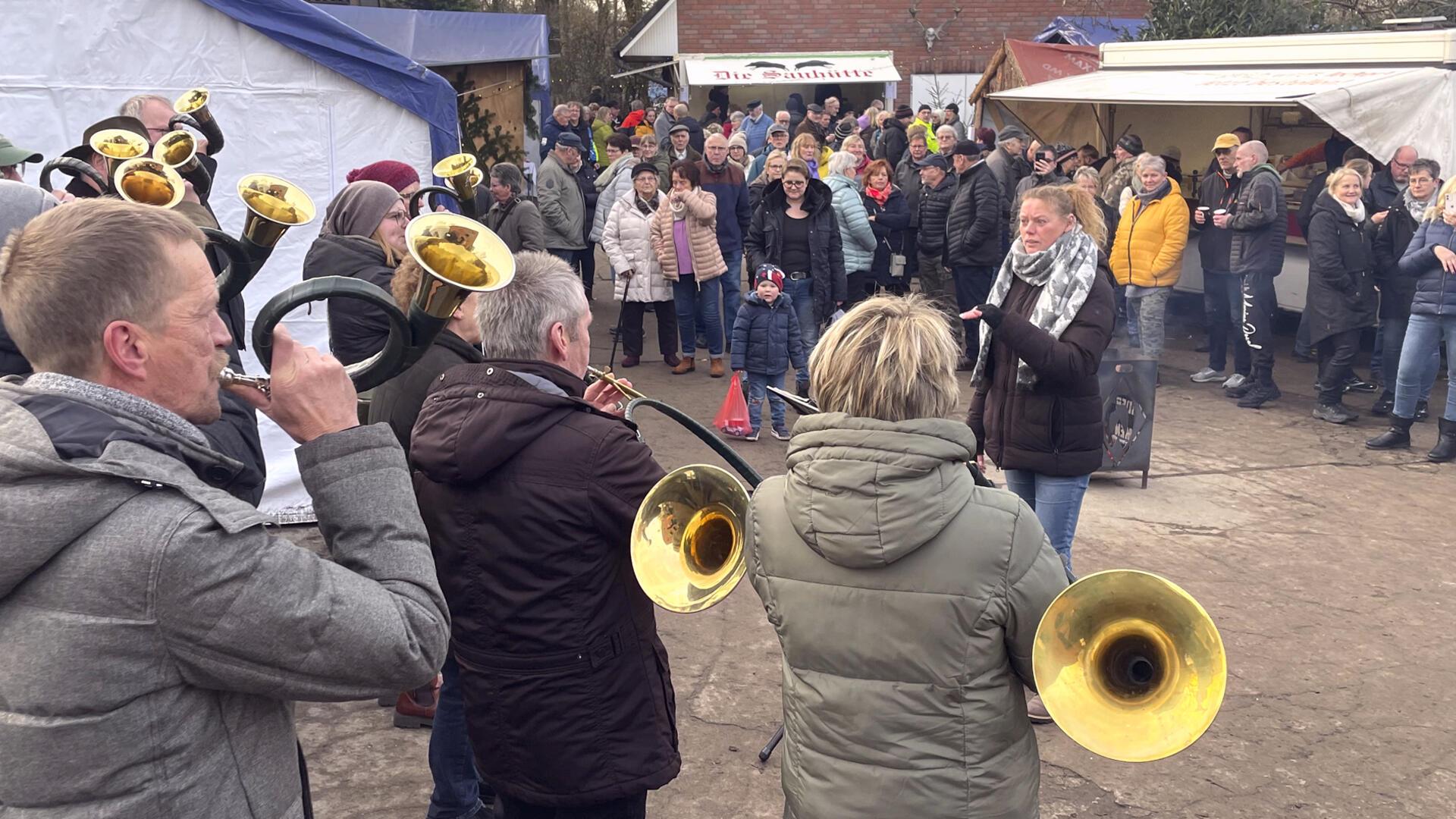 Der Weihnachtsmarkt an der Hipstedter „Sauhütte“ ist stets gut besucht. Dieses Jahr findet er am 14. und 15. Dezember statt.