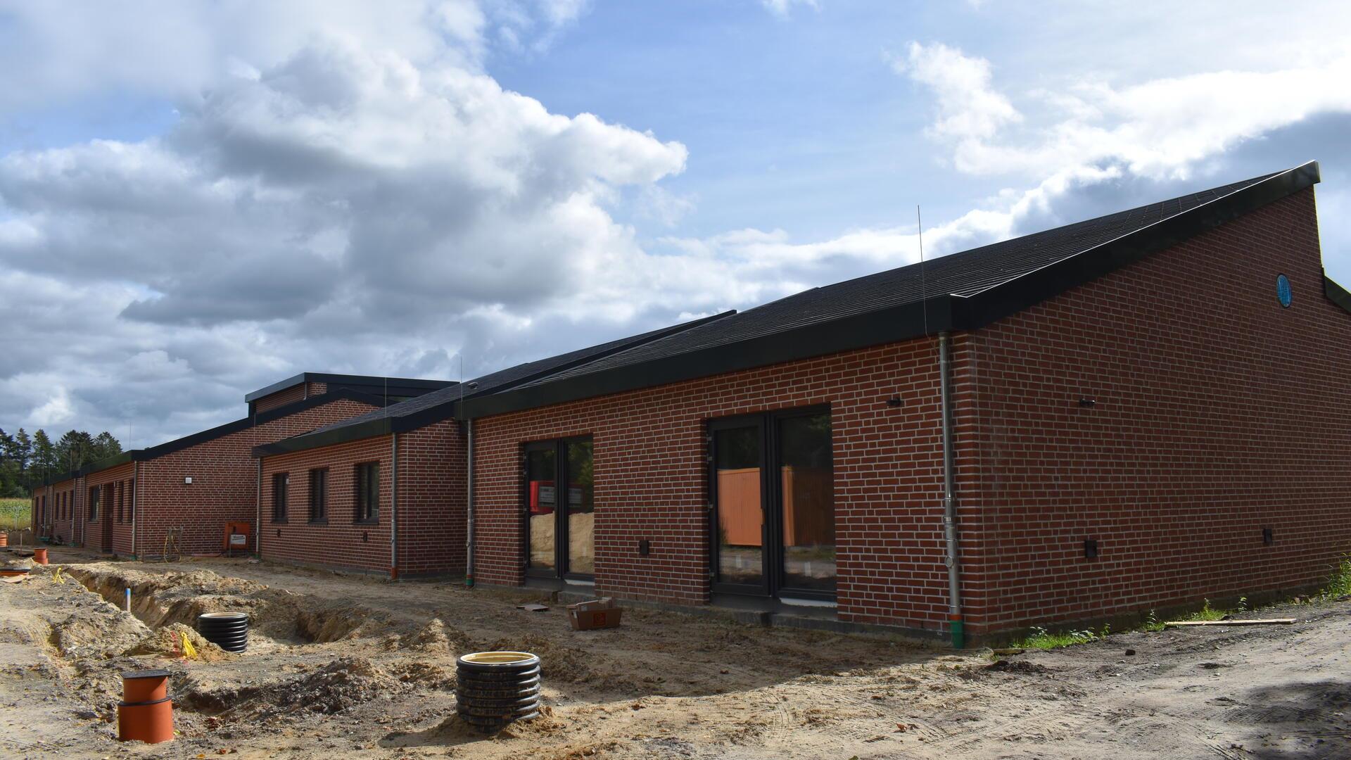 Der neue Kindergarten in Wehdel wird Anfang Januar in Betrieb genommen. Im Nachbarort Sellstedt wartet man auf den Kita-Neubau.