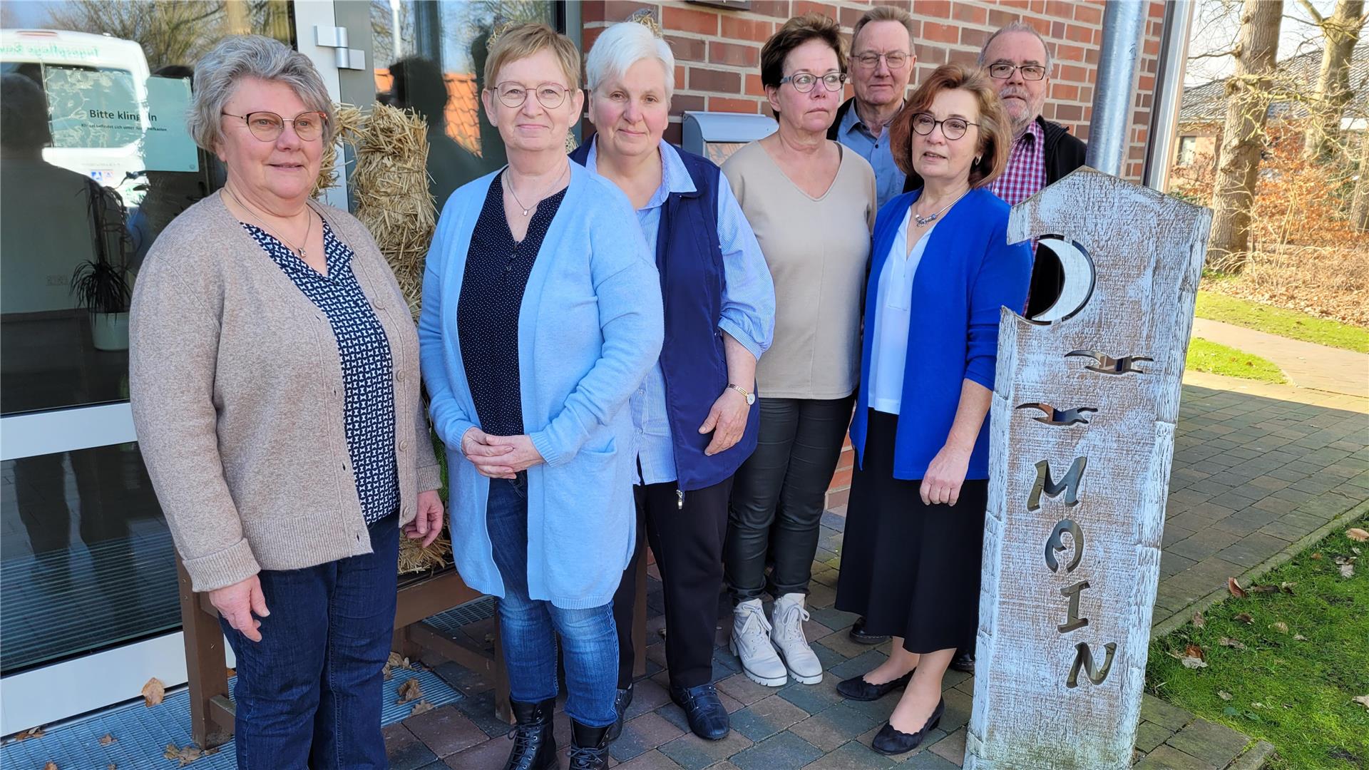 Der neue Vorstand des SoVD Bevern: Regina Glüsing (von links), Roswitha Hastedt, Ute Seeba, Liane Stengel, Hinrich Heins, Ute Heins und Uwe Stengel.