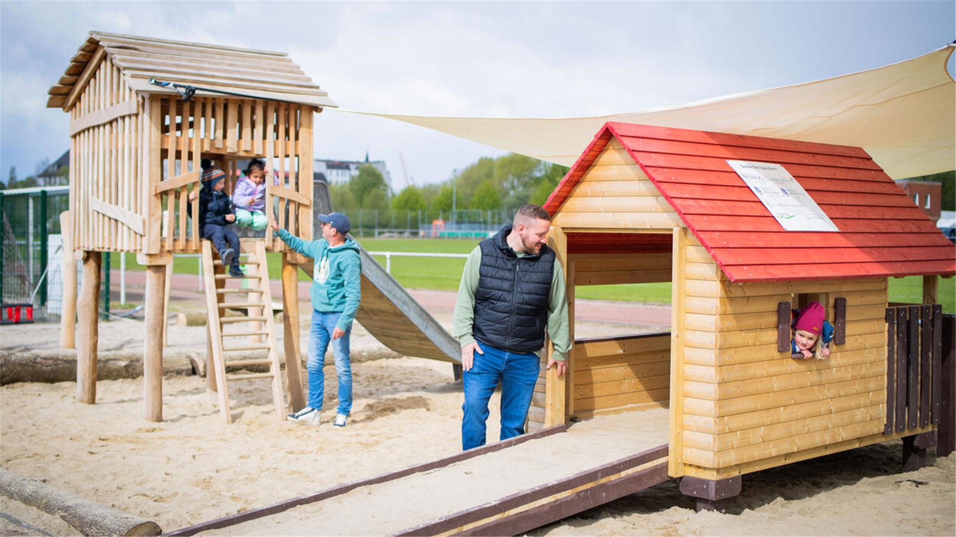 Der neue teils barrierefreie Spielplatz am FC Sparta Bremerhaven ist nur durch ehrenamtliches Engagement möglich geworden. 