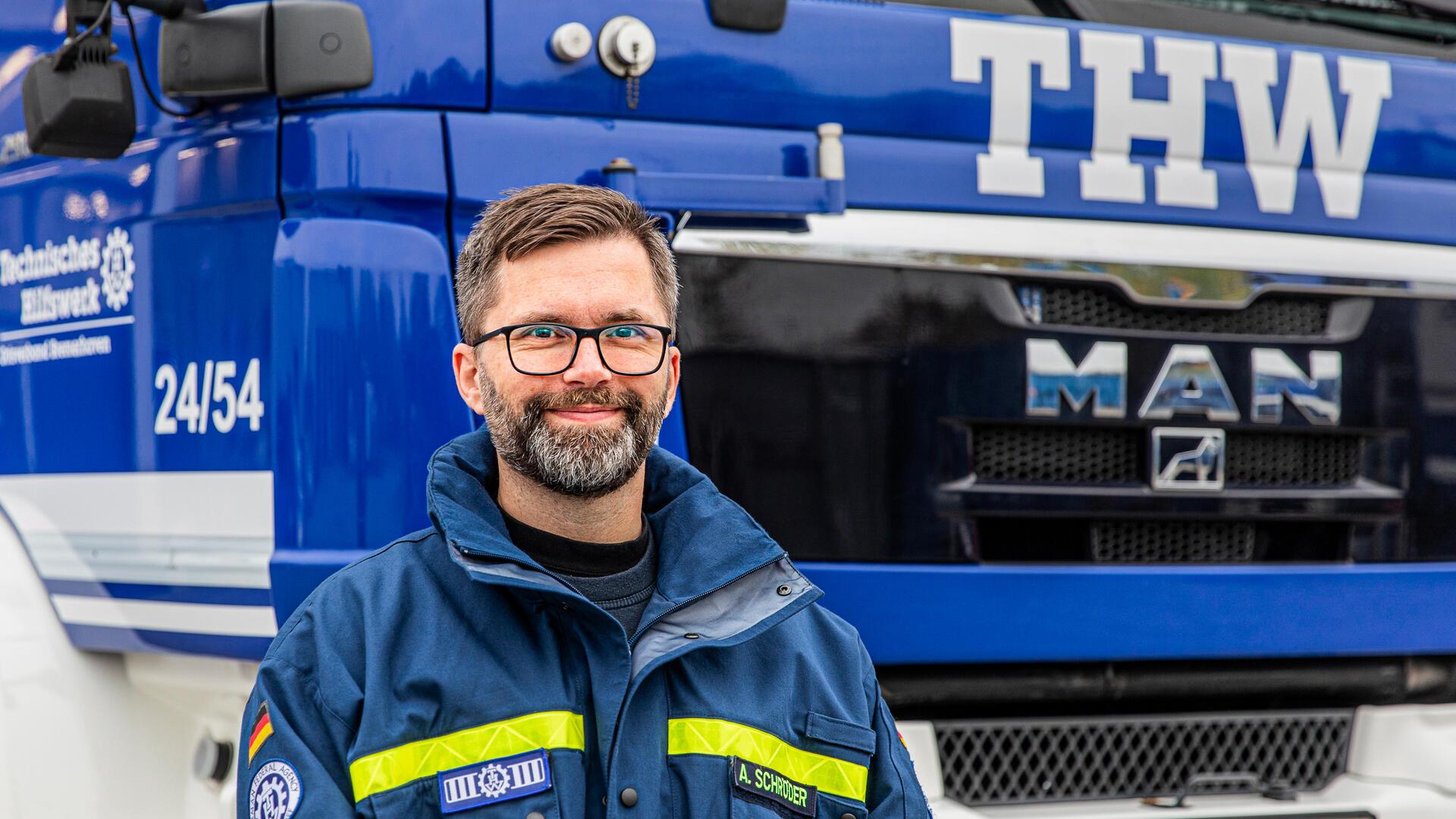 Stellvertretender Chef des THW (Technisches Hilfswerk) Bremerhaven, Andre Schröder ist Polizist und Rettungssanitäter. Die Arbeit beim THW ist ein leidenschaftliches Hobby.