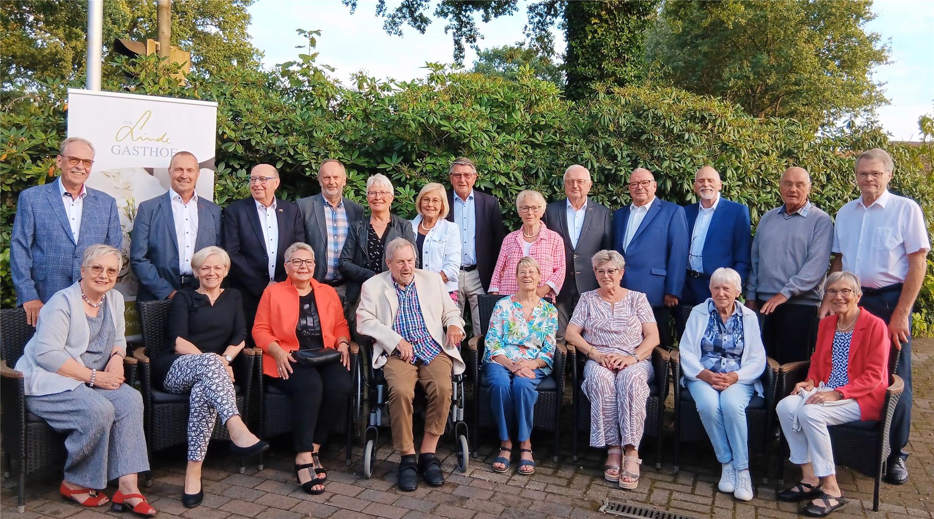 Deutsch-Niederländisches Treffen mit Reinhard und Sibylle Aufdemkamp, Robert und Ellen Boer, Hans-Joachim und Kerstin Jaap, Werner und Rosi Borchers, Annegret und Johann Heins, Ruud und Emmi Witte, Geke van Nes, Brigitte und Walter Böttjer, Wim Jeurissen, Sytze Hiemstra, Günter und Thea Weigel und Maarten und Gisela Leune.