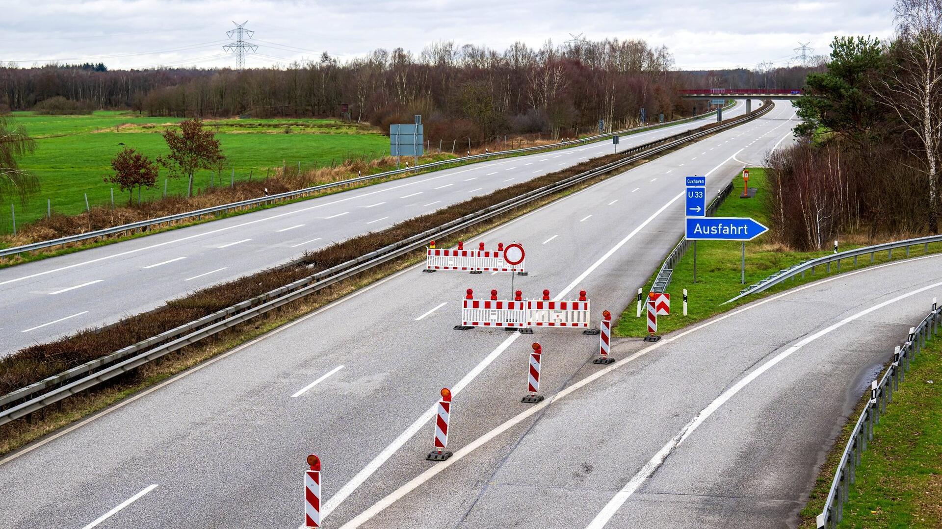 Die A27 ist für den Verkehr gesperrt.