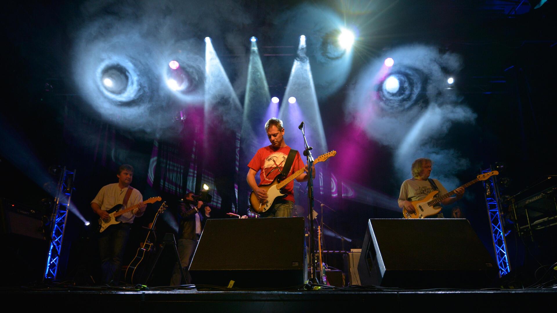 Die Band Floyd Unlimited bei einem Konzert.