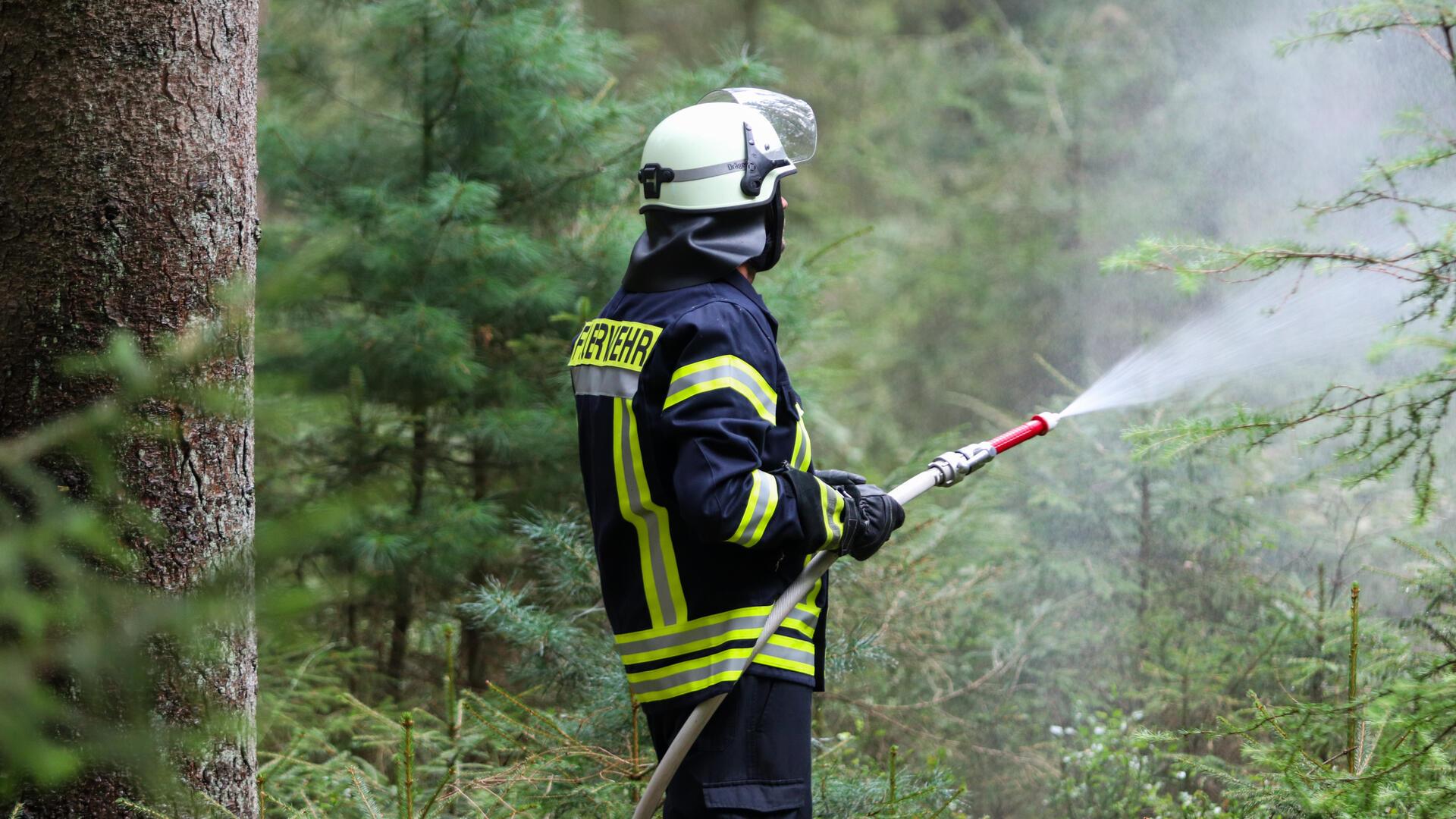 Die Brandbekämpfung im Wald wurde geübt.