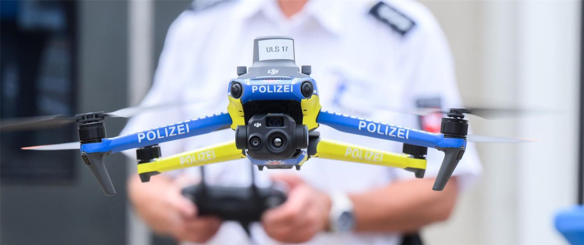 Die Bremerhavener Feuerwehr verfügt über Drohnen, die Bremerhavener Polizei bislang nicht.