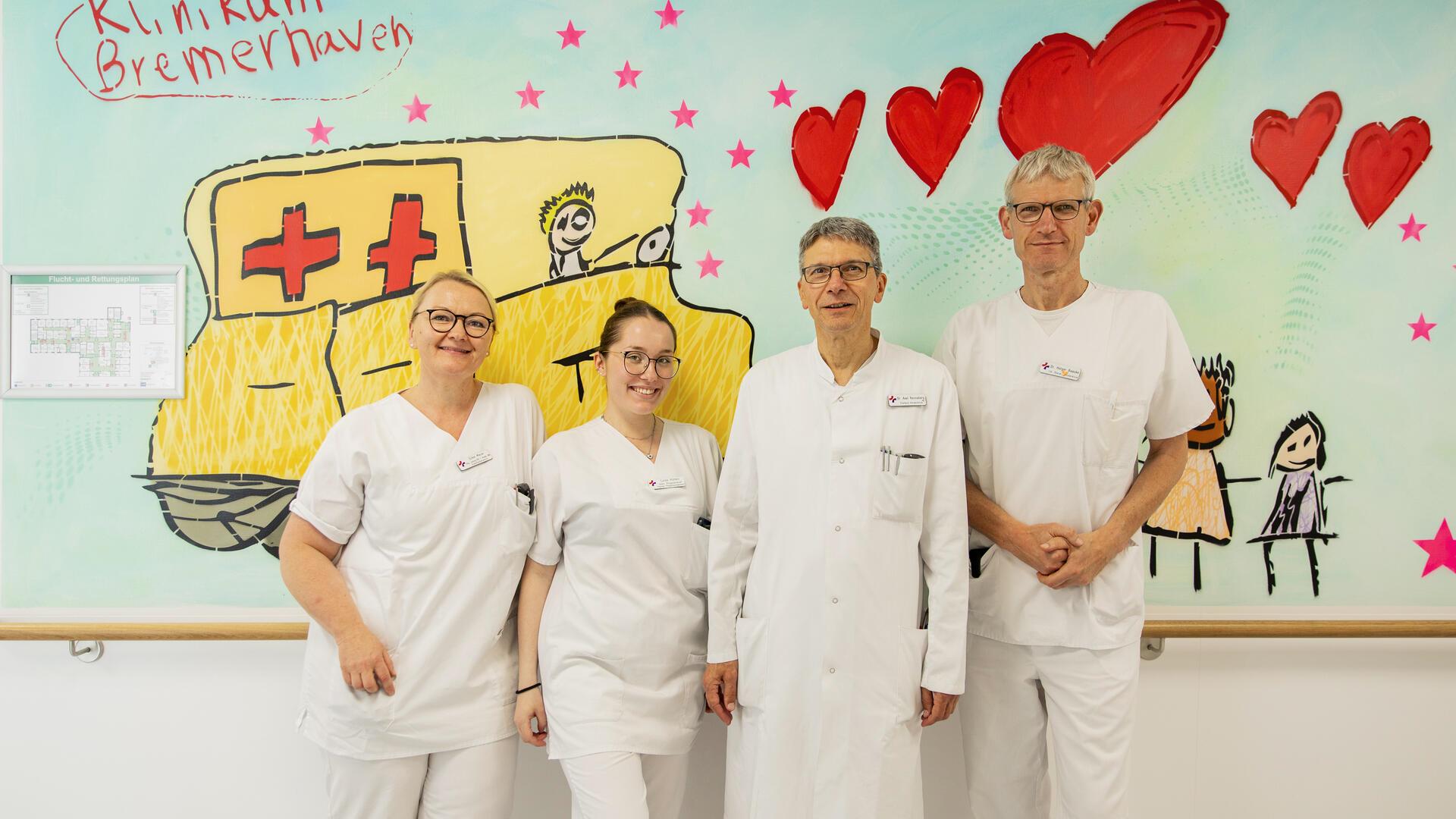 Die Bremerhavener Kinderklinik ist erfolgreich umgezogen (von links): Silke Meier, Luisa Hütten, Dr. Axel Renneberg und Dr. Holger Baaske.