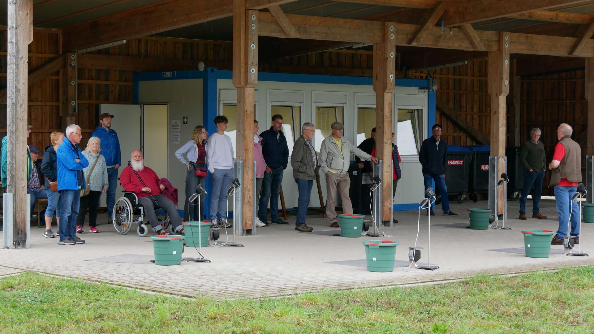 Die Führungen über die Schießanlage waren sehr begehrt. Mehr als 300 Besucher kamen zum Tag der offenen Tür nach Rhadereistedt, um sich über die hochmoderne Anlage zu informieren.