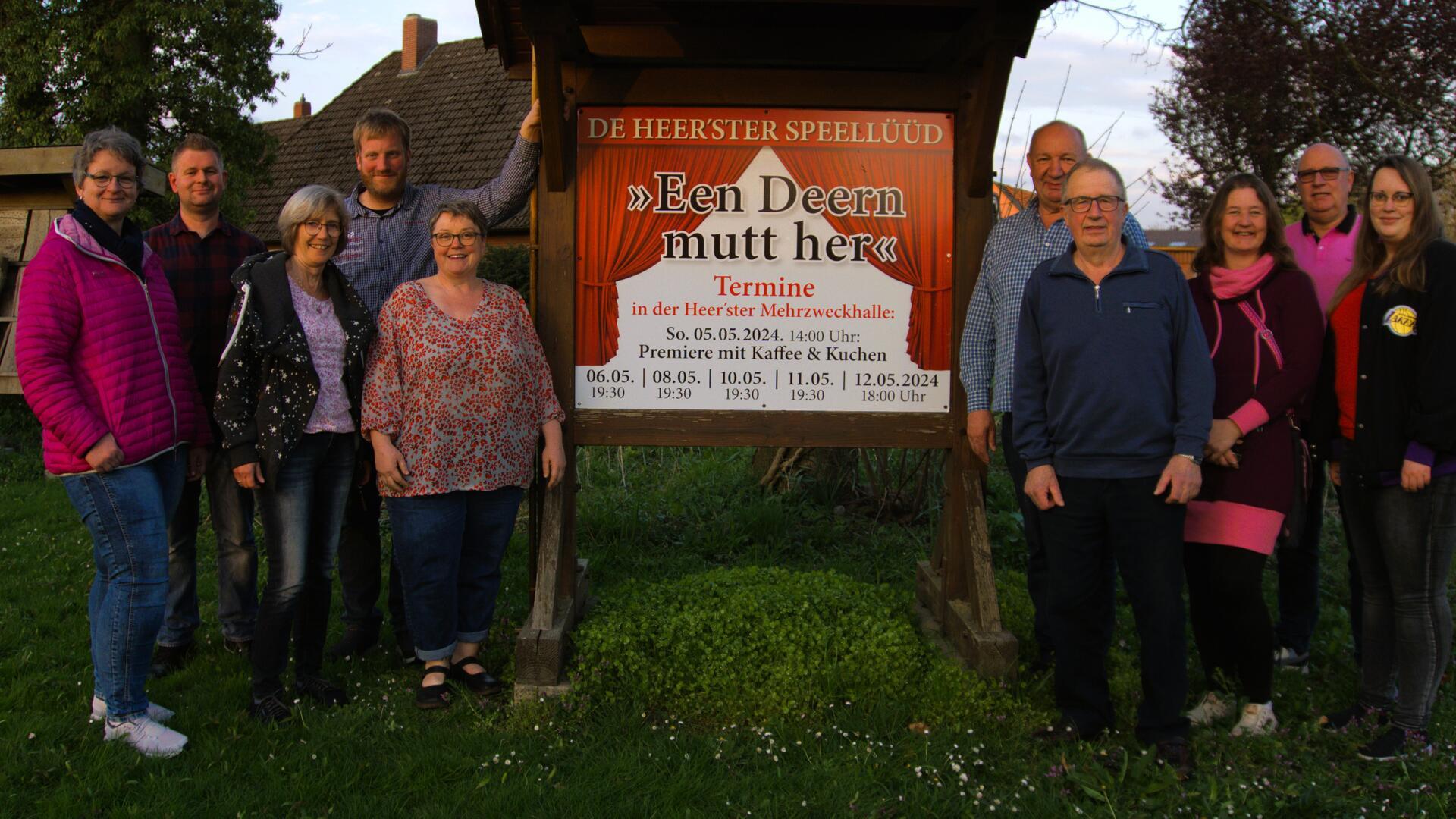 Die Heerstedter Theaterleute treten im Mai mit ihrem neuen Stück ‚‚Een Deern mutt her‘‘ in der Mehrzweckhalle auf. 