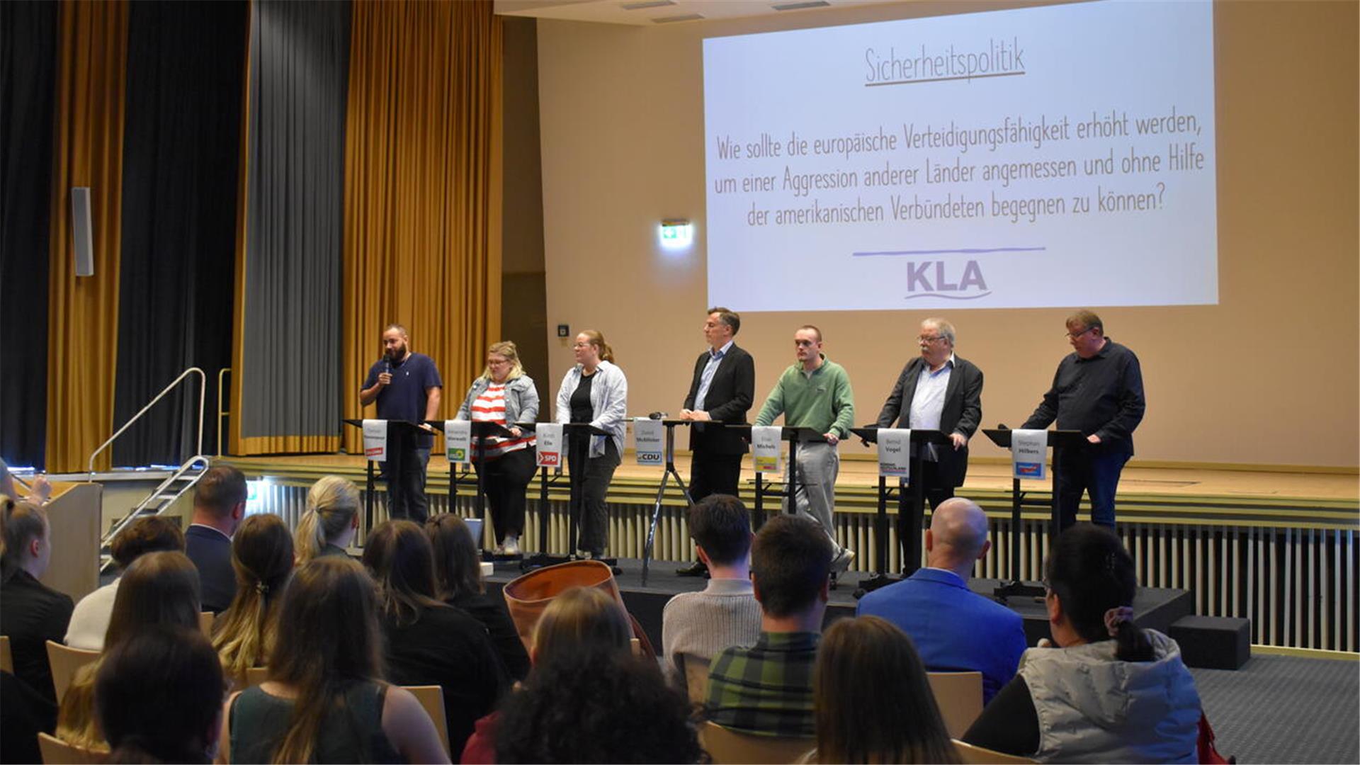 Podium mit EU-Kandidaten