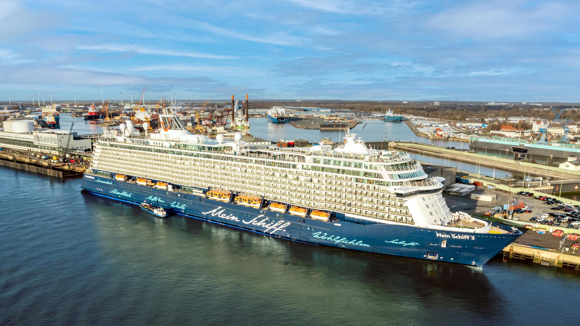 Die Mein Schiff 3 in Bremerhaven.