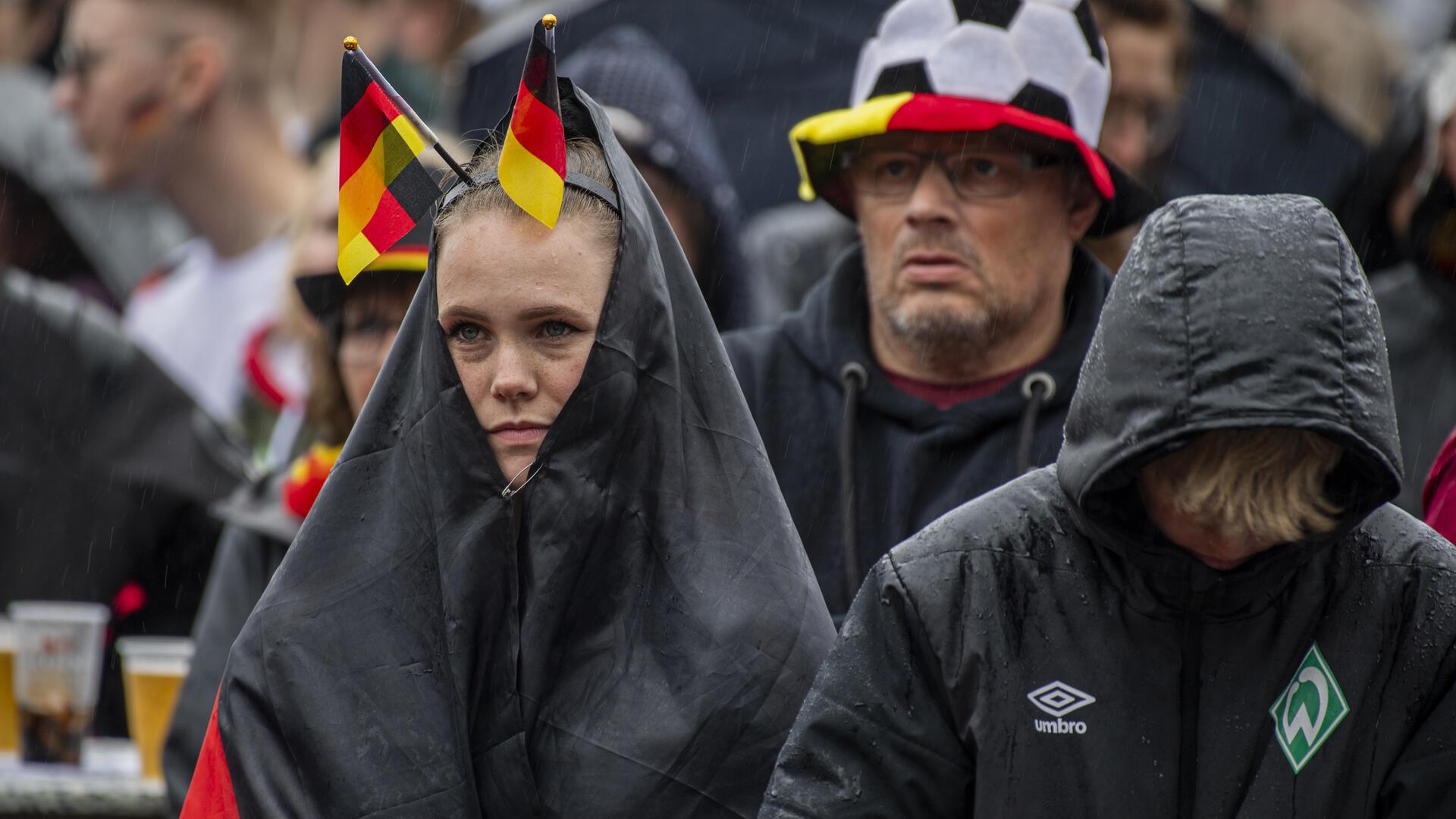 Die Mienen sagen alles. Mit dem 2:1 war den Zuschauern im Nordsee-Stadion die Enttäuschung ins Gesicht geschrieben.