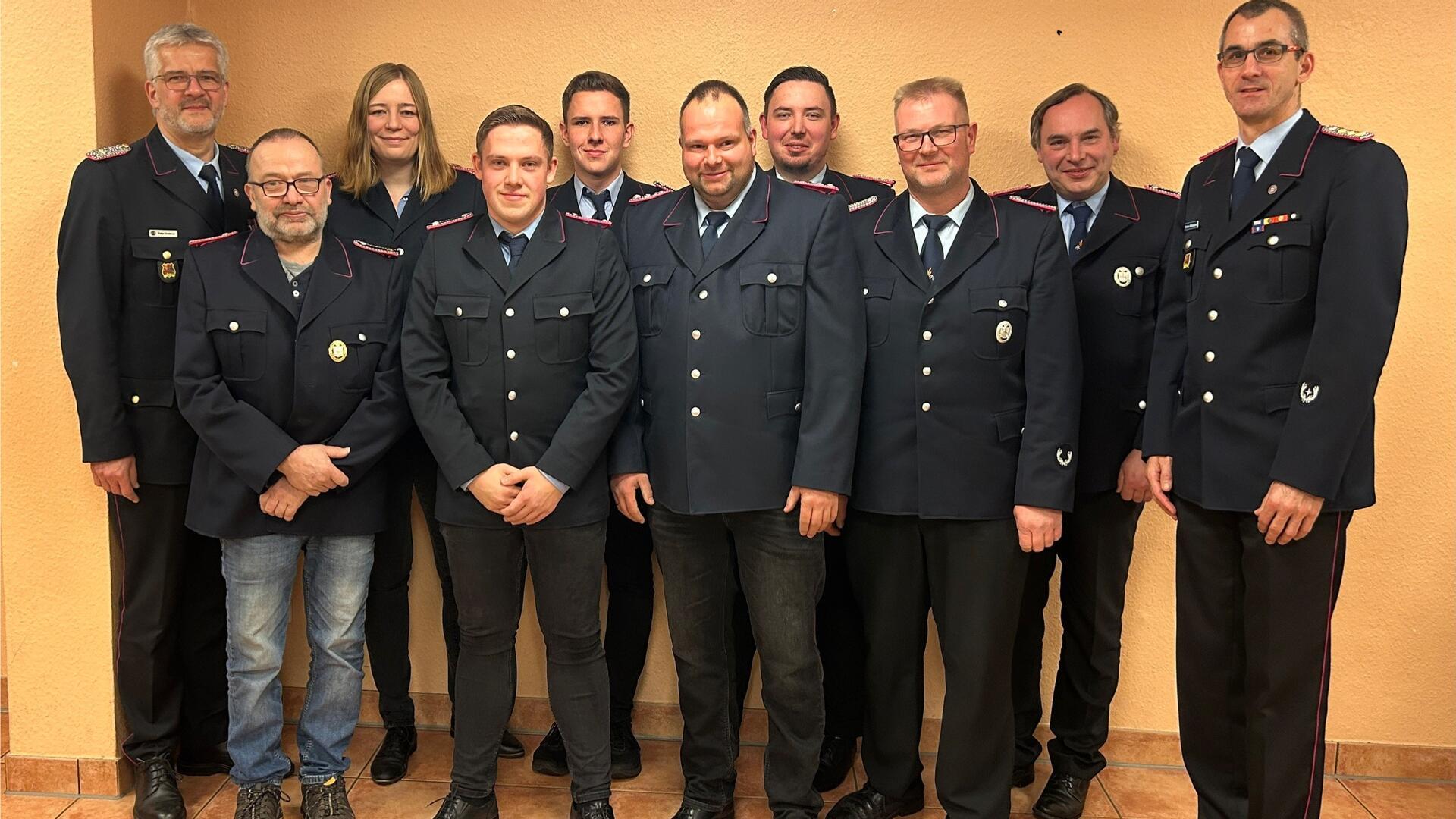 Die Mitglieder der Feuerwehr Wense: Peter Dettmer (von links), Lothar Müller, Rabea Meyer, Kersten Schäfer, Julian Poppe, Stefan Müller, Florian Schäfer, Heiko Peper, Hermann Müller, Torben Wilshusen.