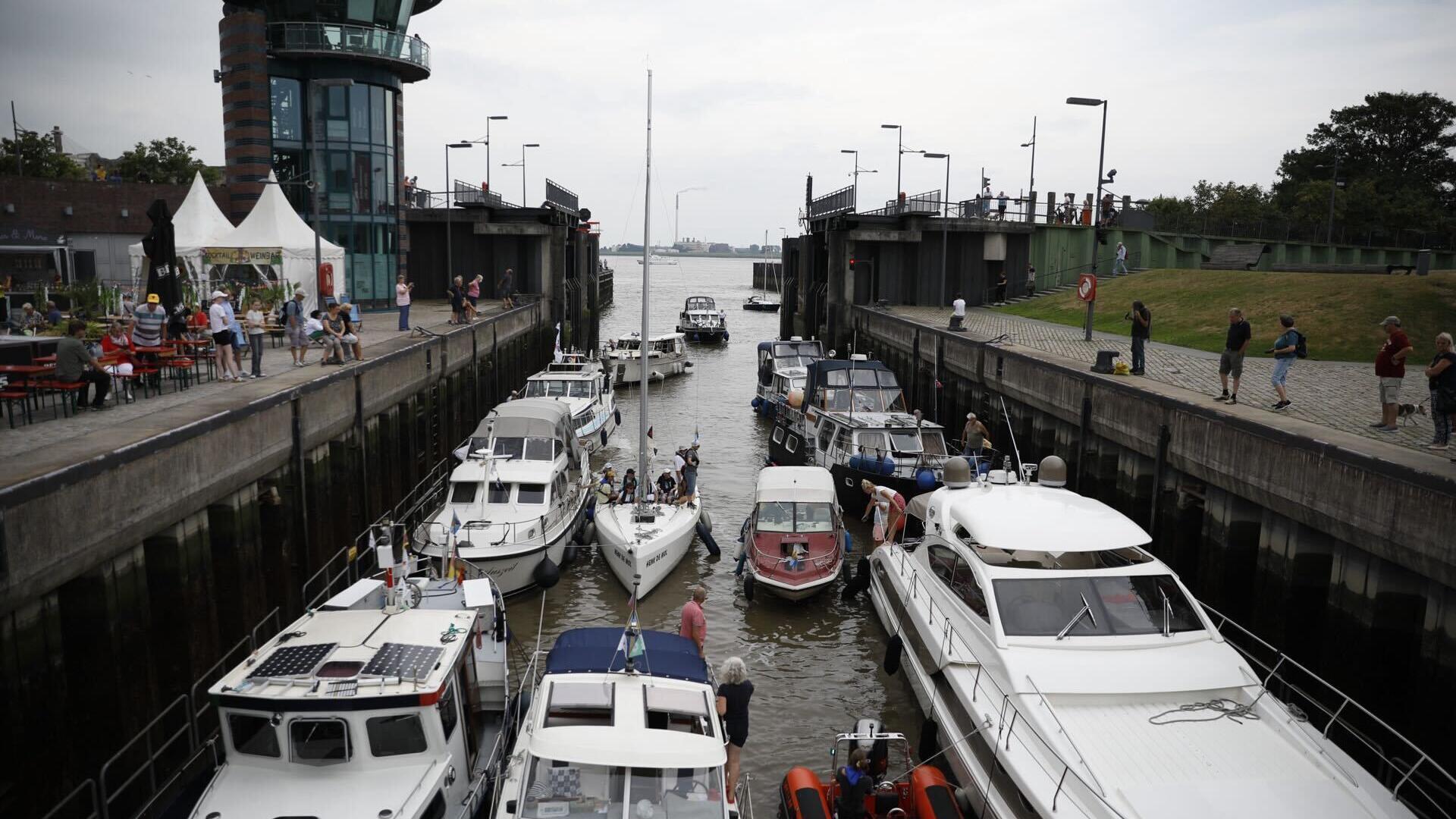 Motorbote bei den Maritimen Tagen.