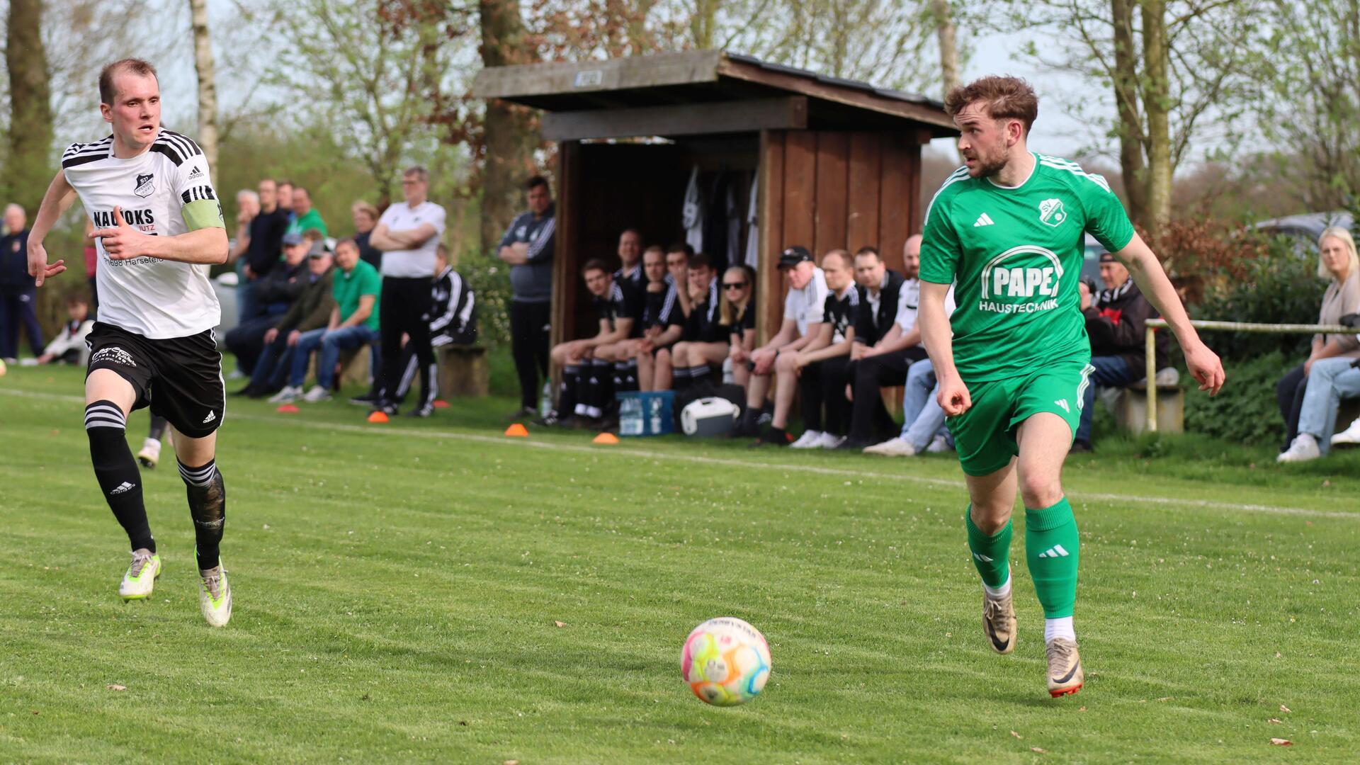 Die Offensivreihe des SV Anderlingen um Brian Müller (rechts) gehört zu den stärksten in der Bezirksliga Lüneburg 3.