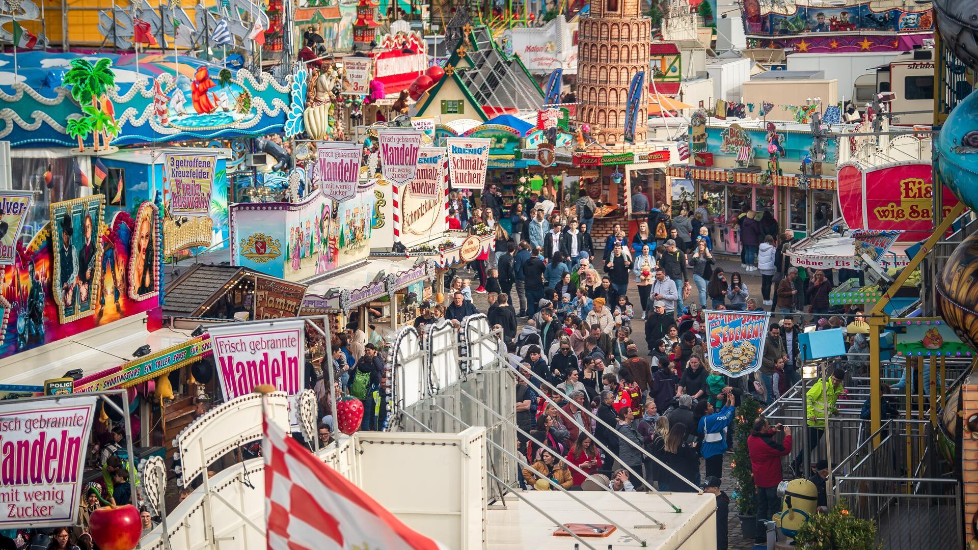 Fest viele Menschen