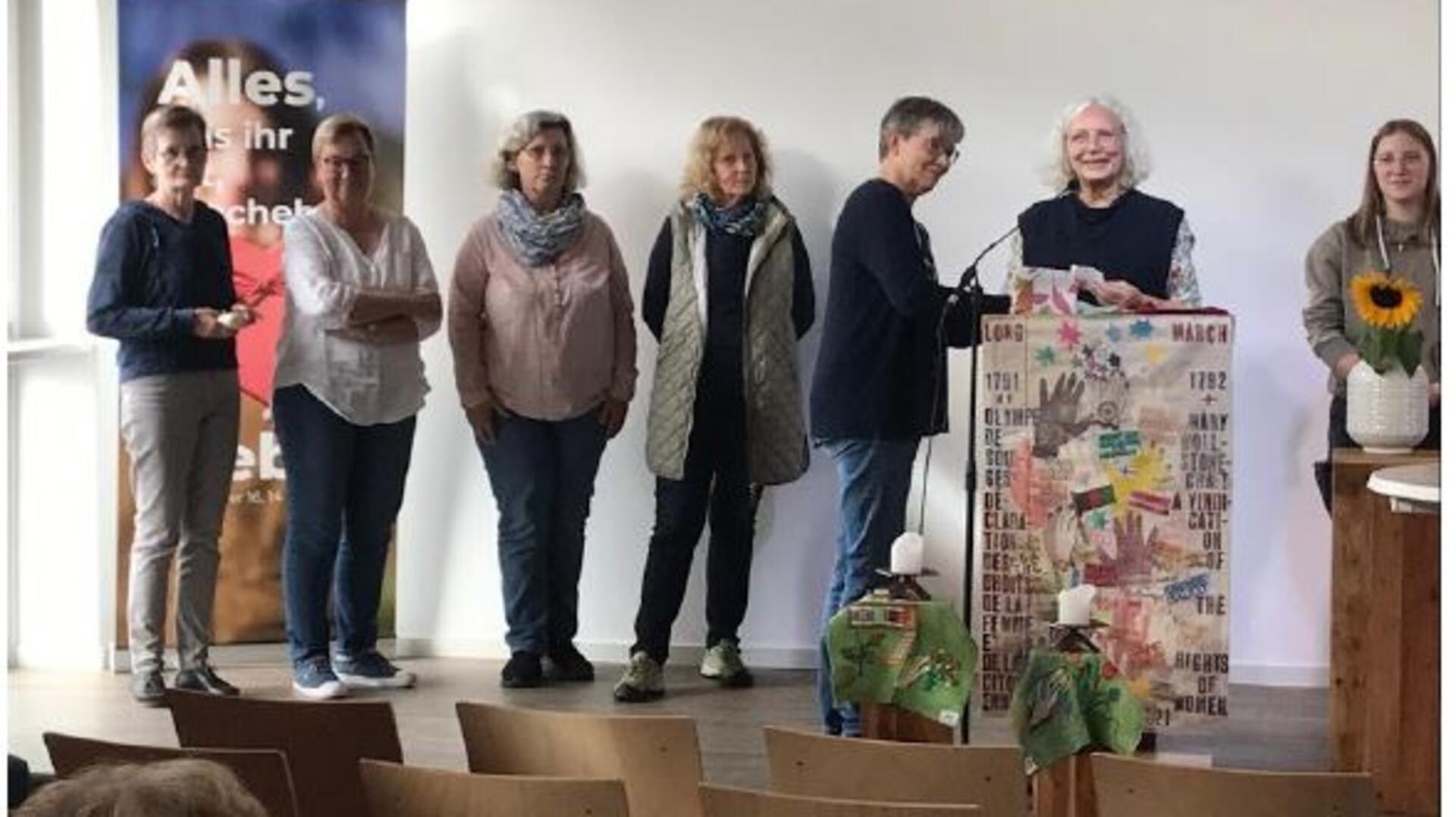 Die Patchwork-Gruppe Stückwerk eröffnete die Ausstellung während der interkulturellen Woche.