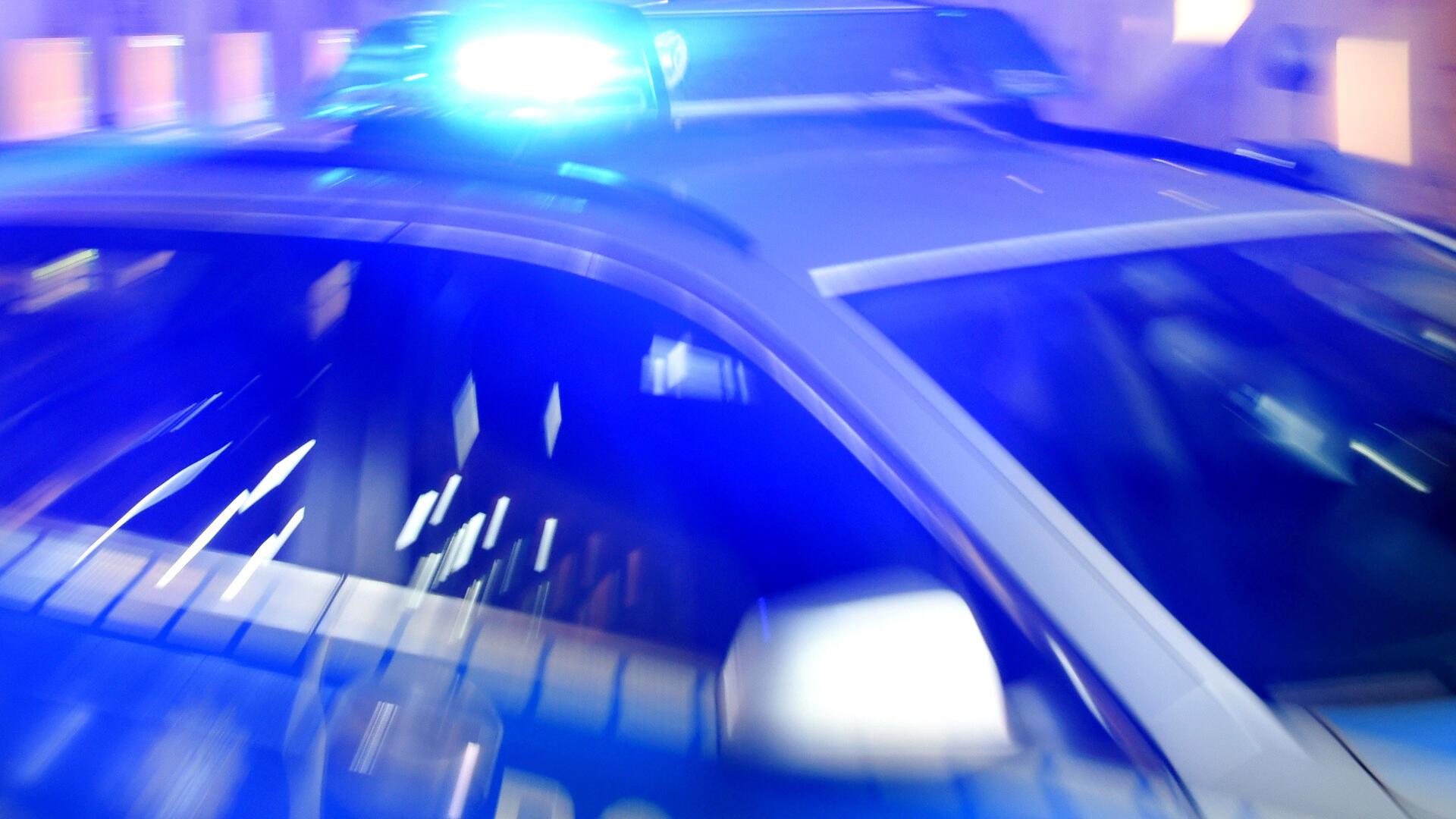 Die Polizei ermittelt gegen einen 27-Jährigen. Er soll einen 50-jährigen Mann getötet haben.