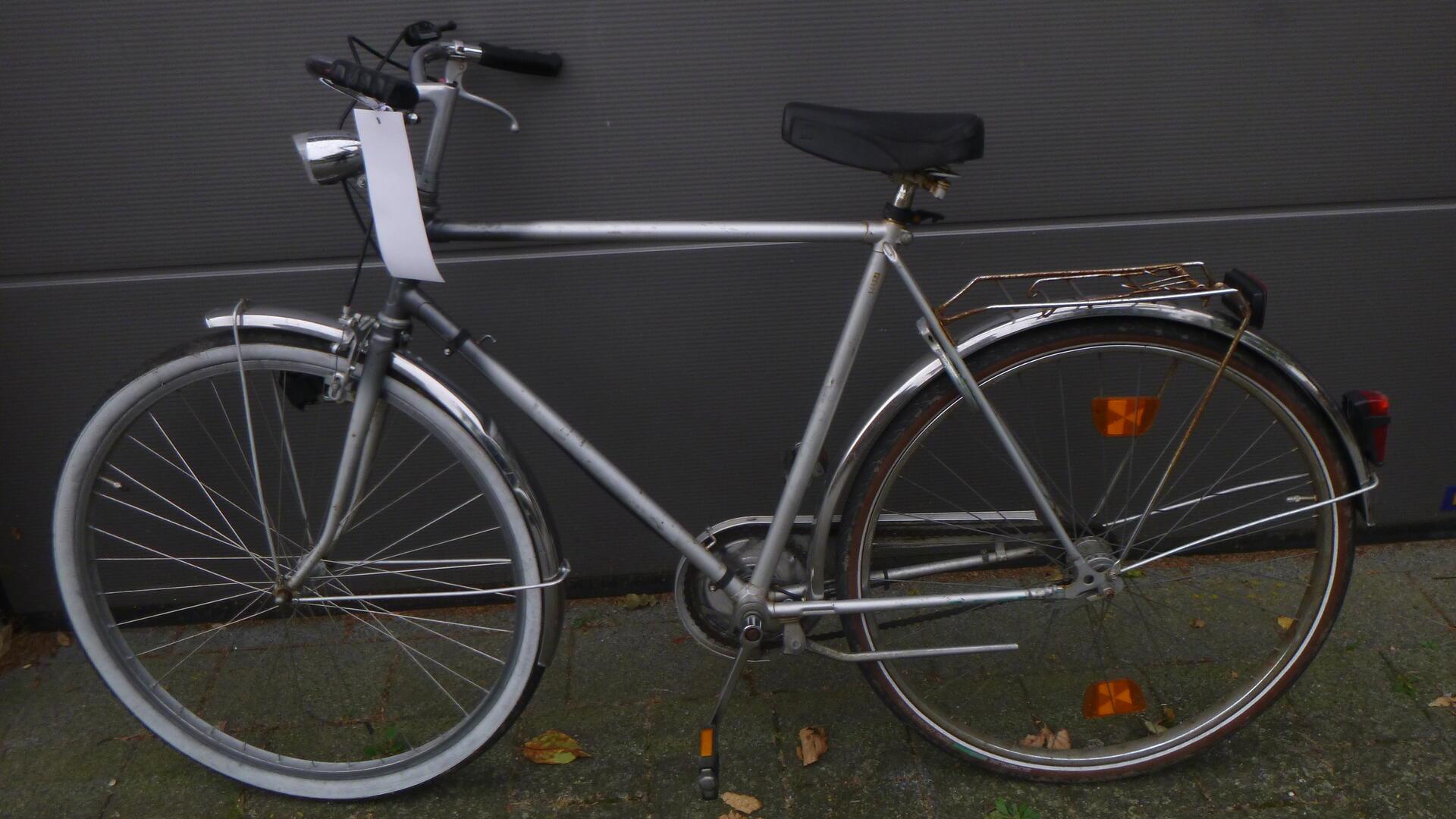 Ein gestohlenes Herrenfahrrad. 