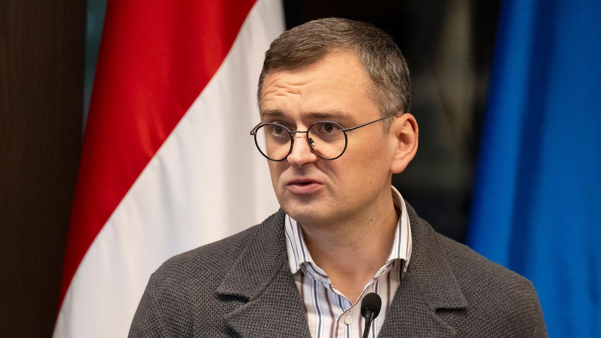 „Die Tatsache, dass Sie kein klares Nein hören, ist schon eine Antwort an sich“, sagt der ukrainische Außenminister Dmytro Kuleba.