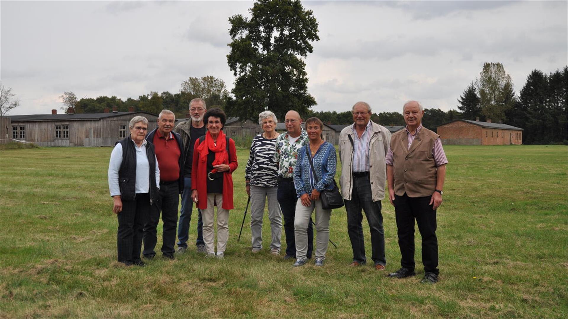 Die Teilnehmerinnen und Teilnehmer des ersten „trotzdem da!“-Projektforums in Sandbostel, September 2023.