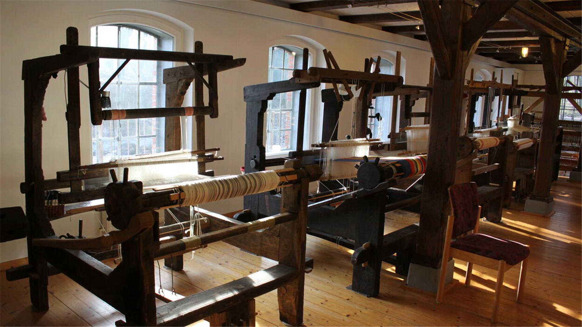 Ein Blick auf die fünf Webstühle im Handwerkermuseum Sittensen. 