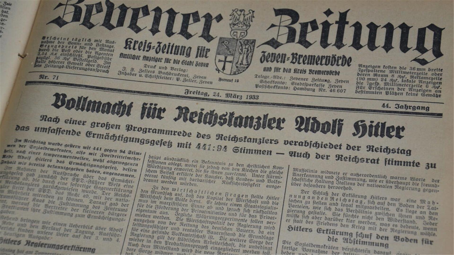 Die ZZ vom 24. März 1933 macht mit der Verabschiedung des „Ermächtigungsgesetzes“ auf. 