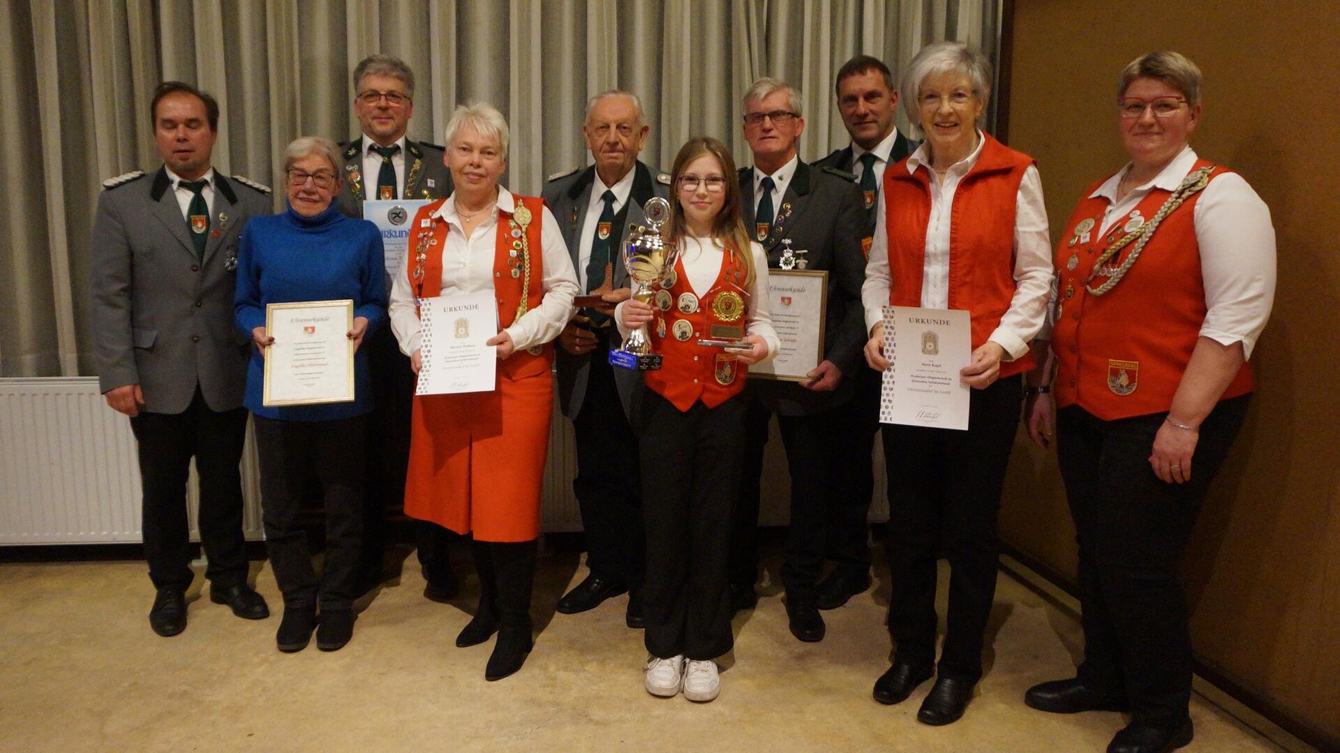 Die geehrten Mitglieder des Schützenvereins Spreckens.