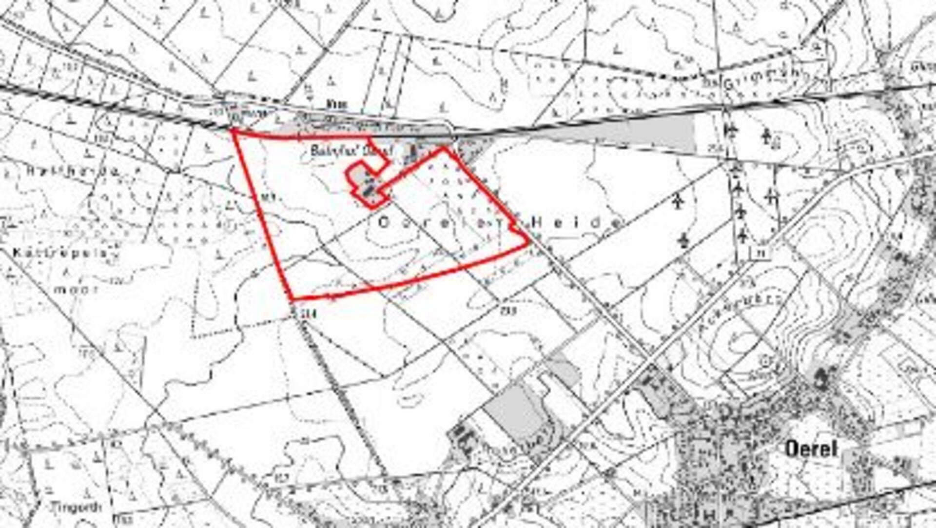 Die möglichen Flächen für den Oereler Solarpark liegen überwiegend im Bereich des Ortsteils Oerel-Bahnhof. Rund 70 Hektar ist die rot umrandete Fläche groß.