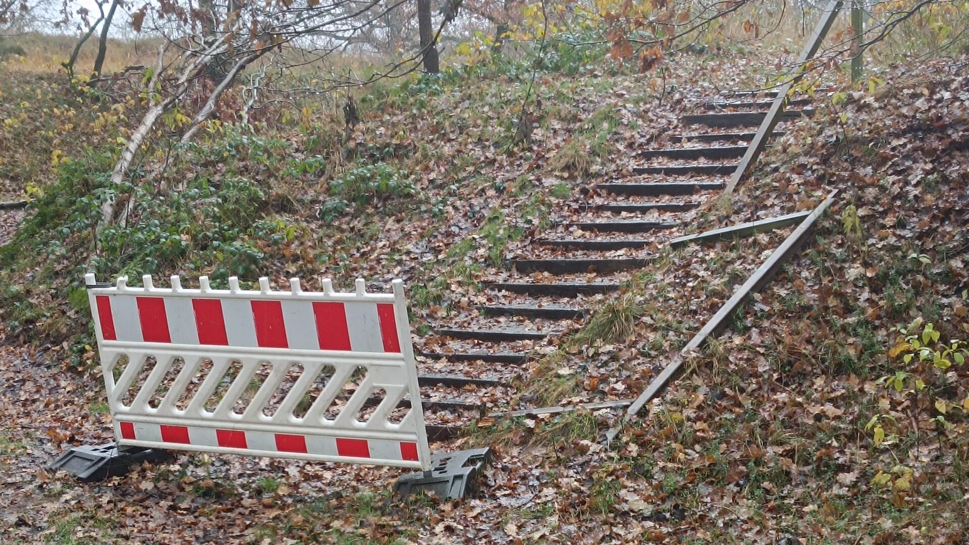 Gesperrter Aufgang zur Pipinsburg