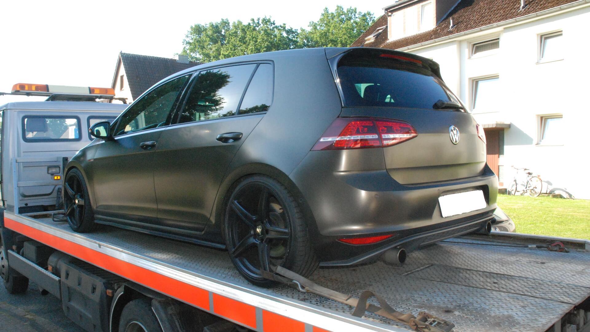 Dieser schwarze VW Golf wurde von der Polizei sichergestellt.