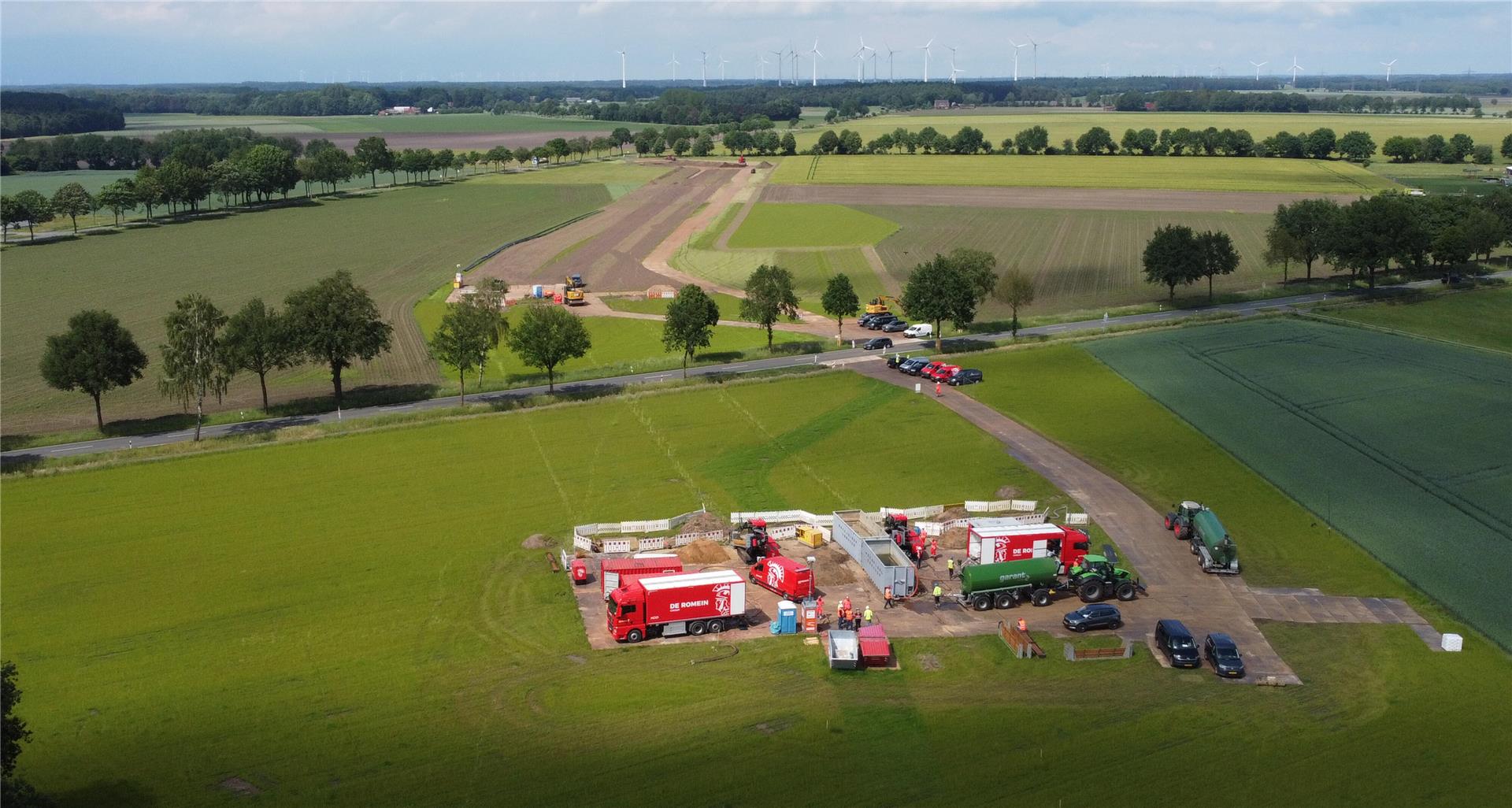 Dieses Drohnenfoto zeigt eine Suedlink-Baustelle in der Gemarkung Boitzen.