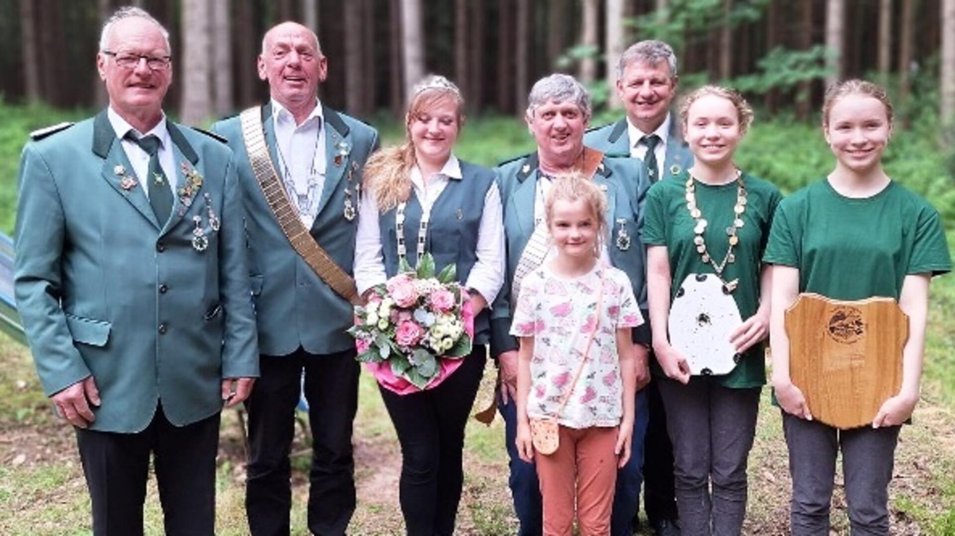 Dirk Brauer, Peter Mahlstedt, Jessica Brauer, Thalea Brauer, Rolf von Glahn, Andre Mahlstedt, Mia Helmke und Lara Helmke (von links).