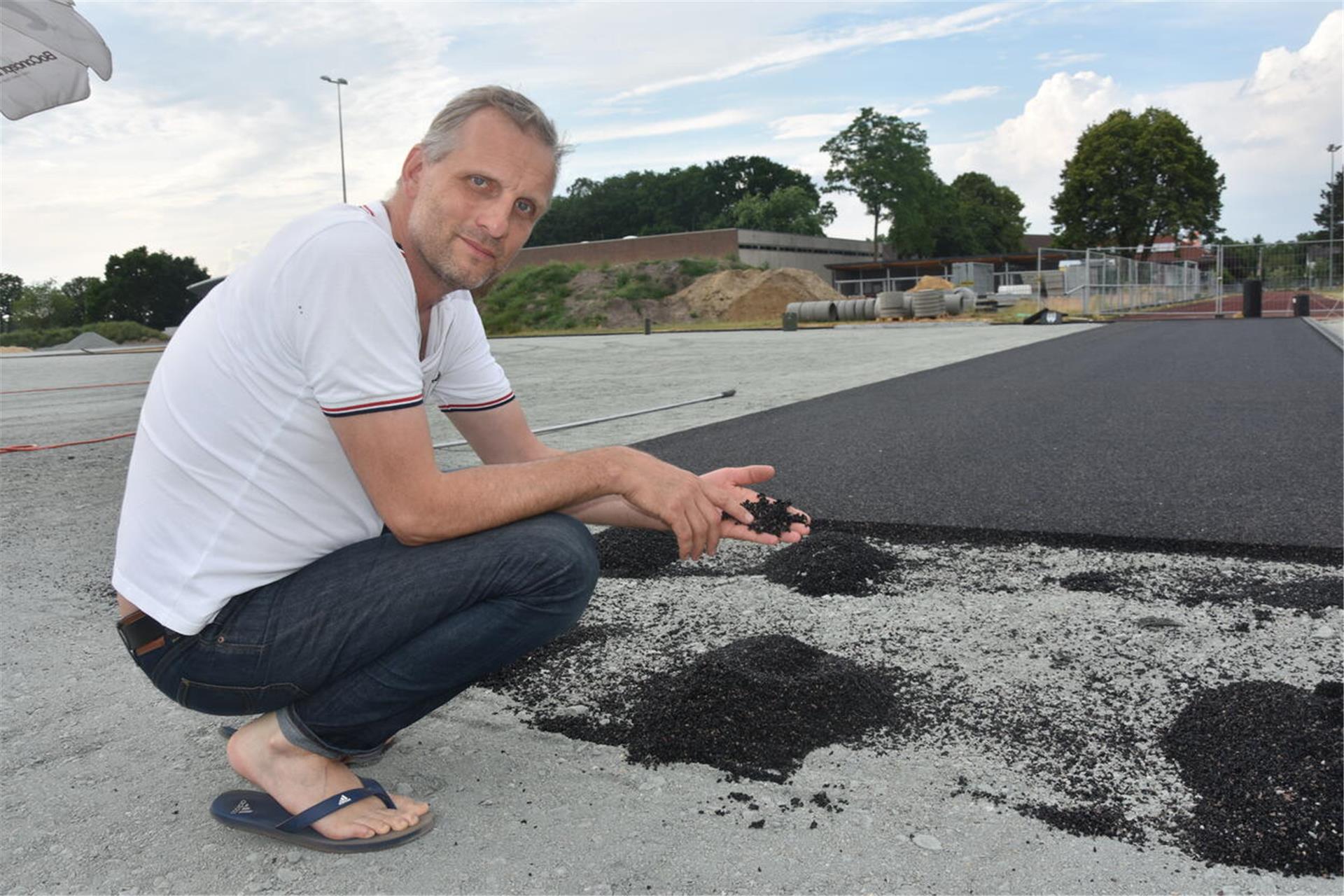 Das Archivfoto zeigt Egbert Haneke, den Vorsitzenden des VfL Sittensen.  