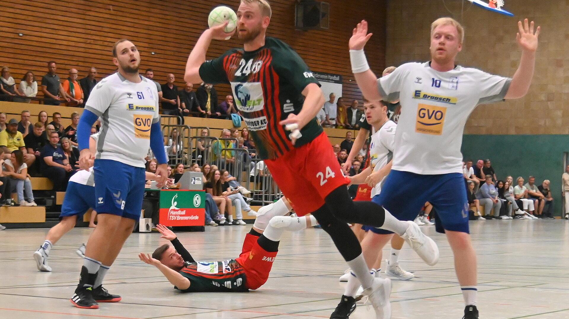 Eigentlich hätten die Handballer des TSV Bremervörde, hier mit Jan-Ole Thode, am Samstag gegen OHV Aurich II spielen sollen, doch die Partie ist abgesagt worden.