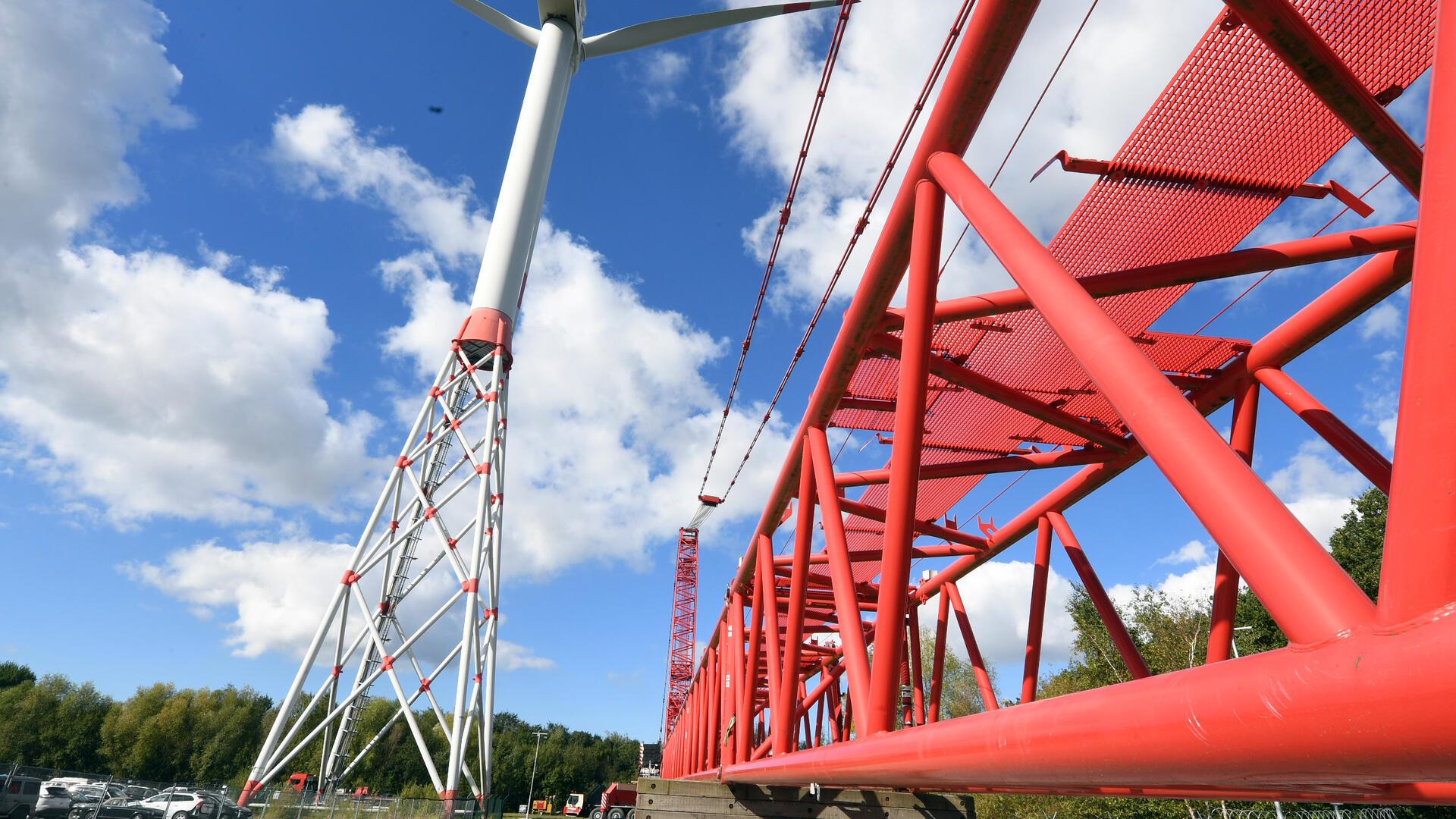 kran lag bei windenergieanlage