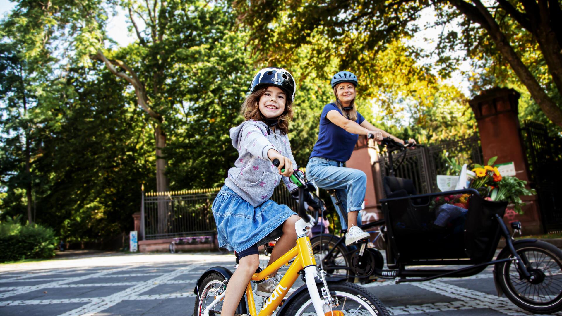 Eine „Familien Fahrradrallye“ gibt es am 26. Mai. Familien mit Kindern radeln mit einem Stempelpass verschiedene Stationen von Vereinen und öffentlichen Institutionen im Zevener Stadtgebiet ab.