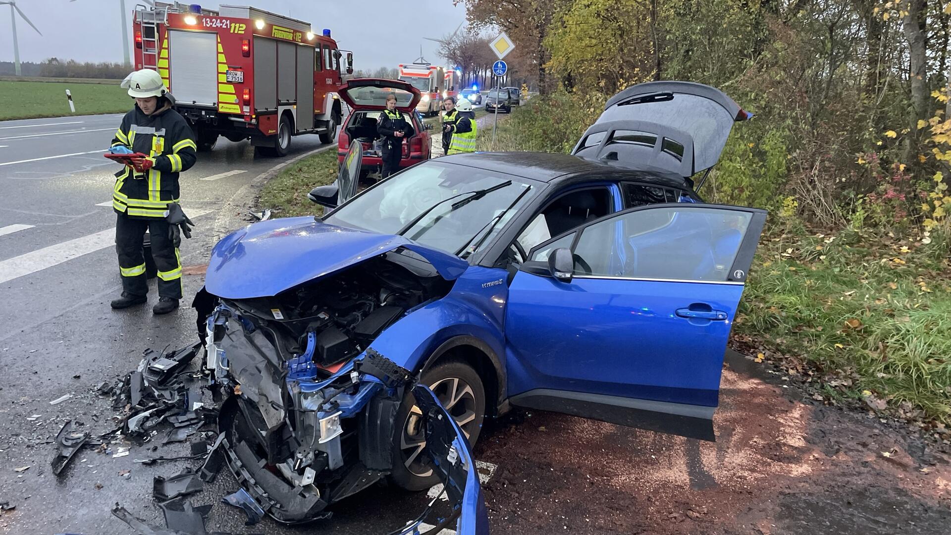 Eine Toyota-Fahrerin aus Oerel übersah beim Kreuzen der B 71/74 einen vorfahrtberechtigten VW. Es kam zur Kollision.