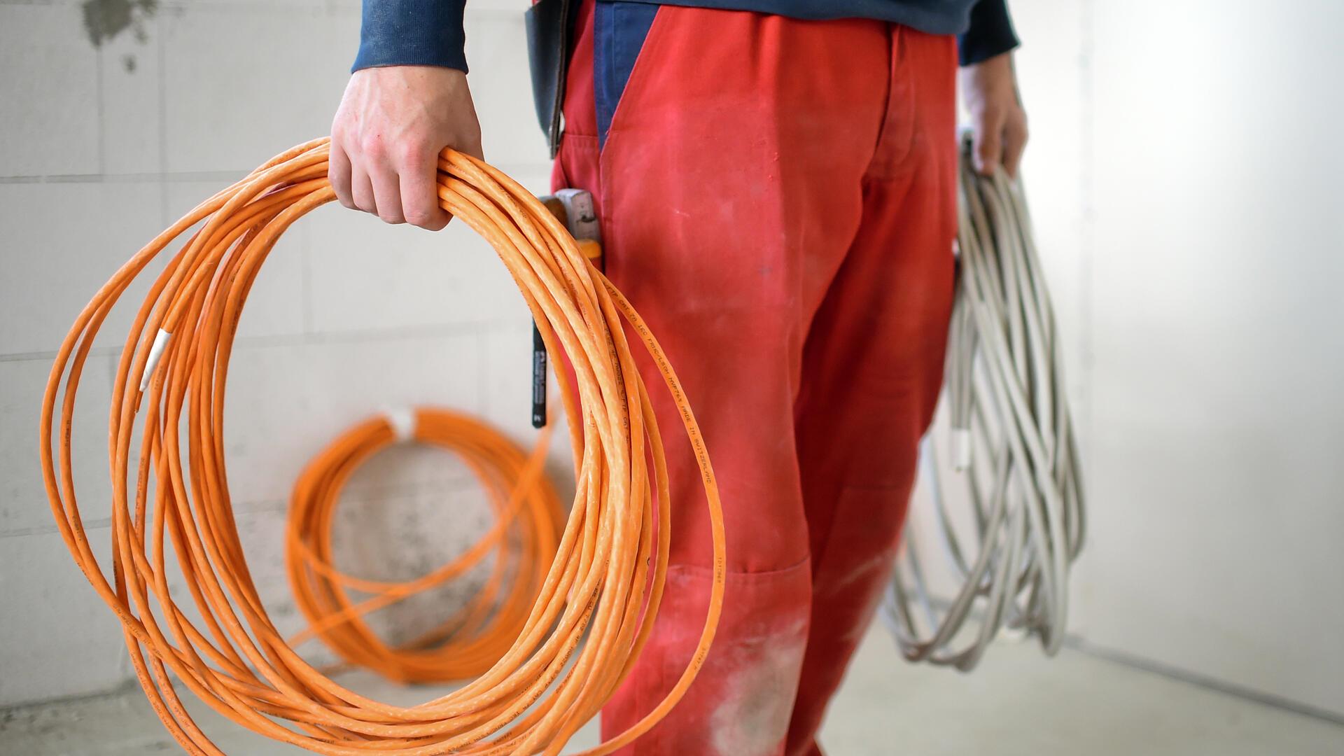 Elektroniker, Maler und Lackierer, Metallbauer, Anlagenmechaniker, Kraftfahrzeugmechatroniker, Friseur - in Bremerhaven und Bremen sind in vielen Handwerksberufen noch Ausbildungsplätze frei.