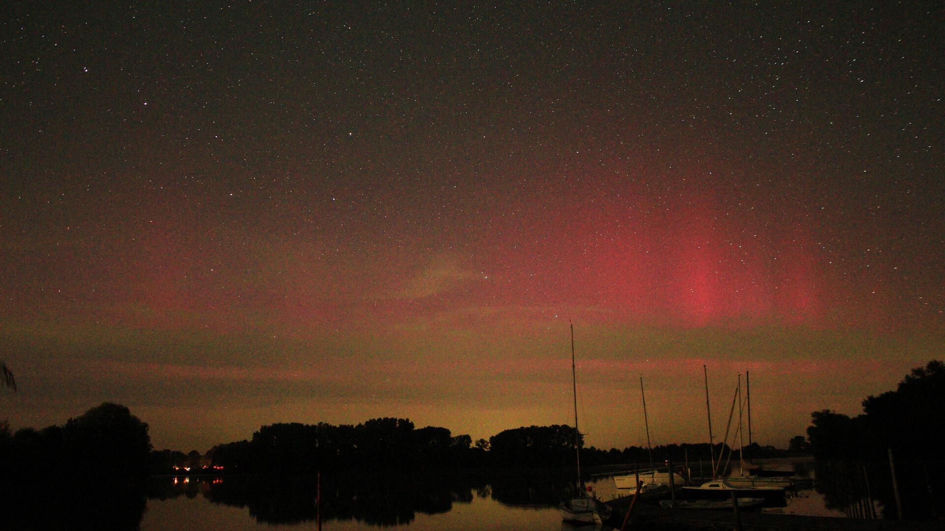 Ende August fotografierte BZ-Leser Stefan Weitz Polarlichter am Vörder See in Bremervörde.