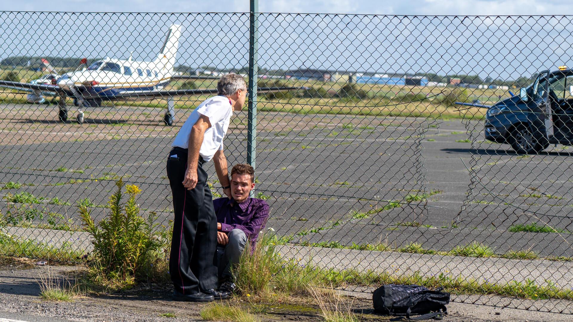 Fabian Beese beteiligte sich bei den Blockaden auf der Insel Sylt und klebte sich auch mit Mitgliedern der „Letzten Generation“ auf dem Rollfeld des Flughafens Köln/Bonn fest.