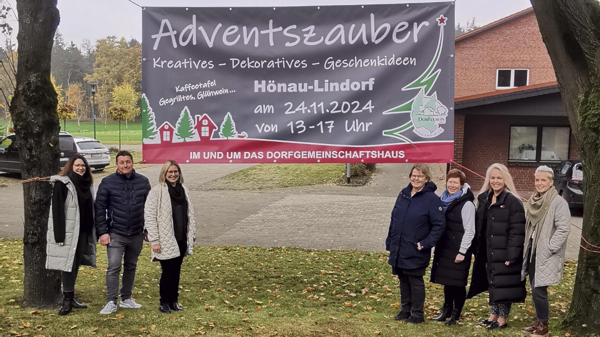 Freut sich auf den „Adventszauber“ in Hönau-Lindorf: der Vorstand des Dorfvereins Hönau-Lindorf mit (von links) Ina Imbusch, Mario Prietz, Christina Cacurs, Heike Roloff, Anika Brandt, Bianka Grieschow-Pülsch und Martina Fincke.