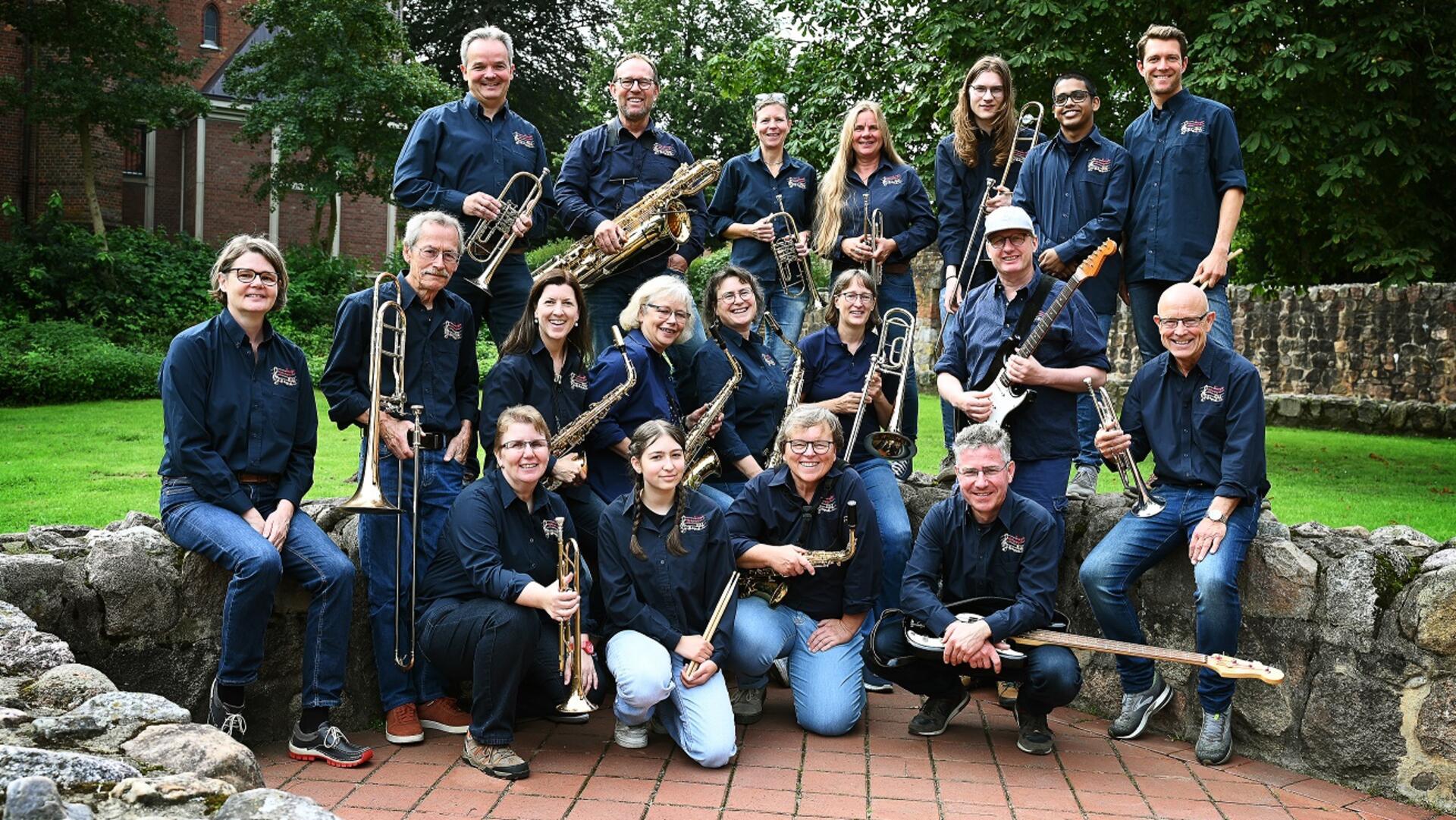 Freut sich auf viele Besucher in der Heeslinger Kirche: Die East-River-Big-Band.