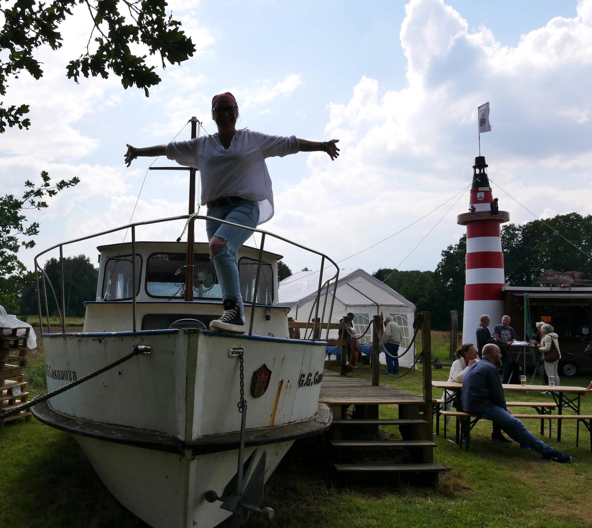 Hafenfest in Nartum: Einmal Titanic, einmal Kate Winslet spielen, wer träumt nicht davon.