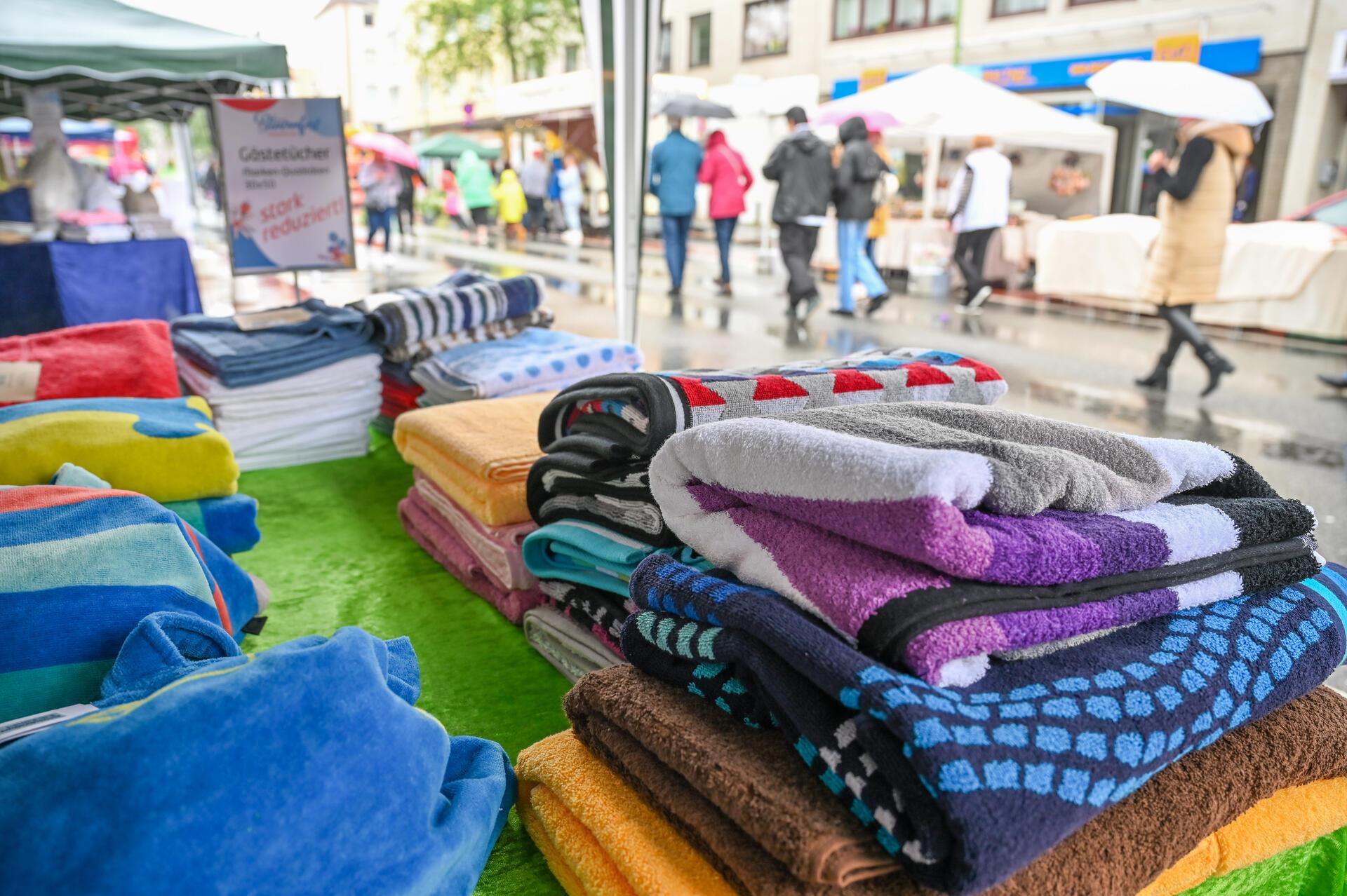 Handtücher - sie zu kaufen, war keine schlechte Idee beim nassen Wetter. 