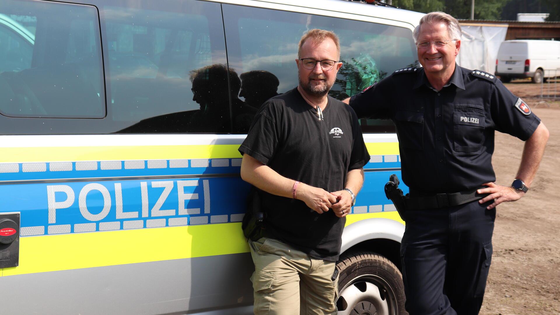 Hauptkommissar Jörg Donhöfner und Polizeisprecher Heiner van der Werp sind gerne auf dem Hurricane Festival im Einsatz. Vor allem, wenn es so ruhig bleibt, wie in diesem Jahr.