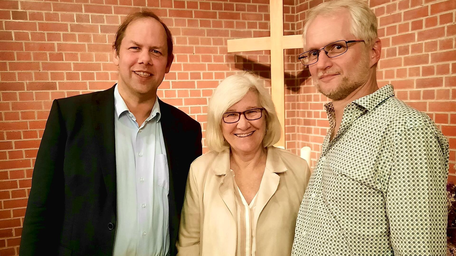 Von Links: Thomas Haase, Heidi Kohlmeyer und Frank Lumplesch von der Rotenburger Kirchenstiftung   