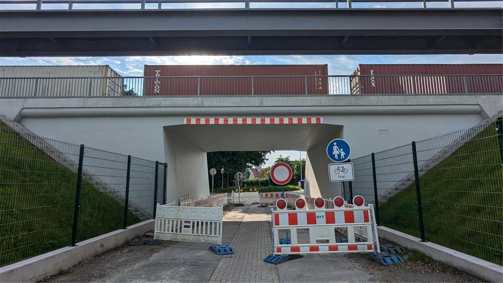 Hier tut sich momentan nichts – es gibt weitere Verzögerungen bei der Baustelle unter der Eisenbahnbrücke Schlachthofstraße.